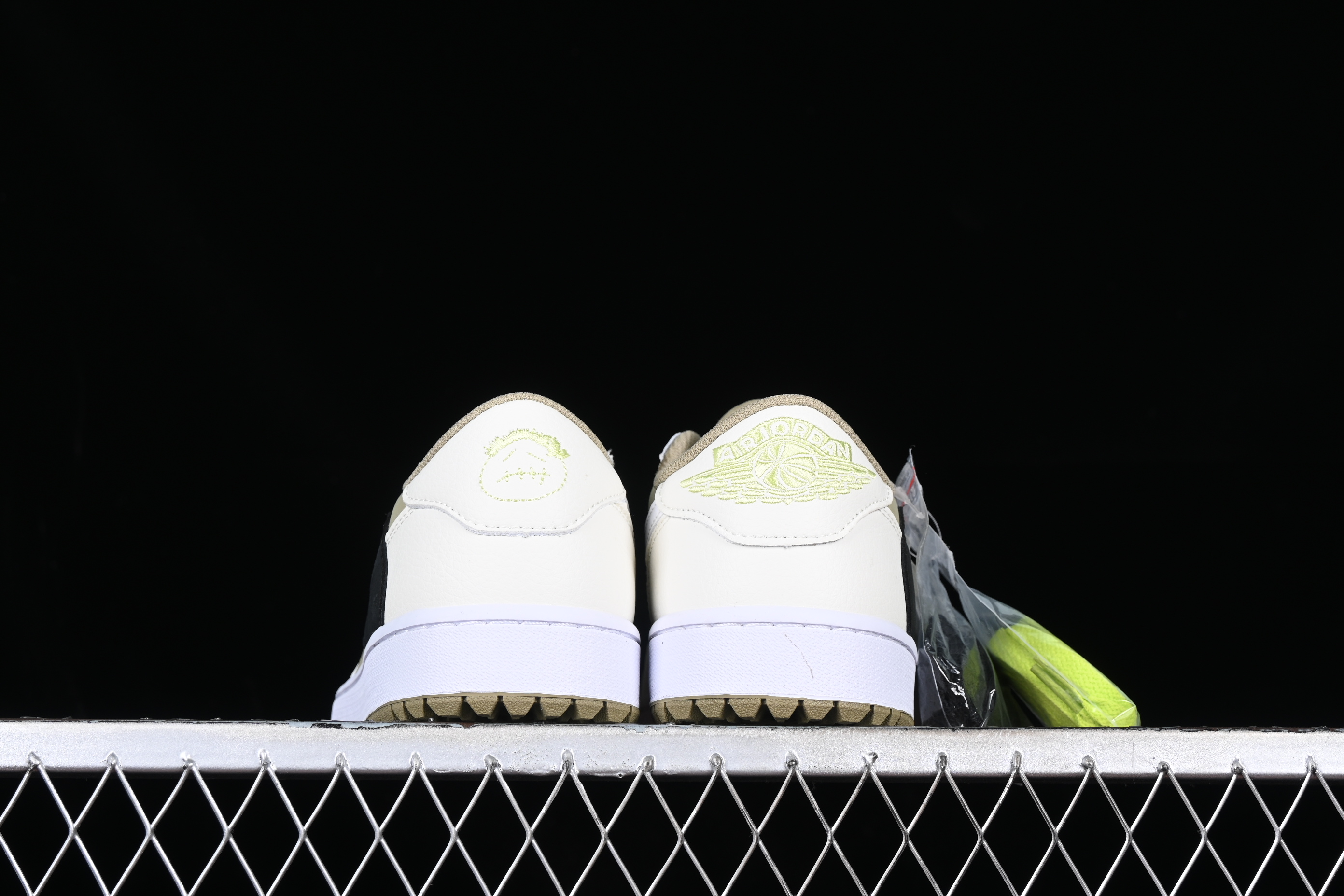 AJ1 low top