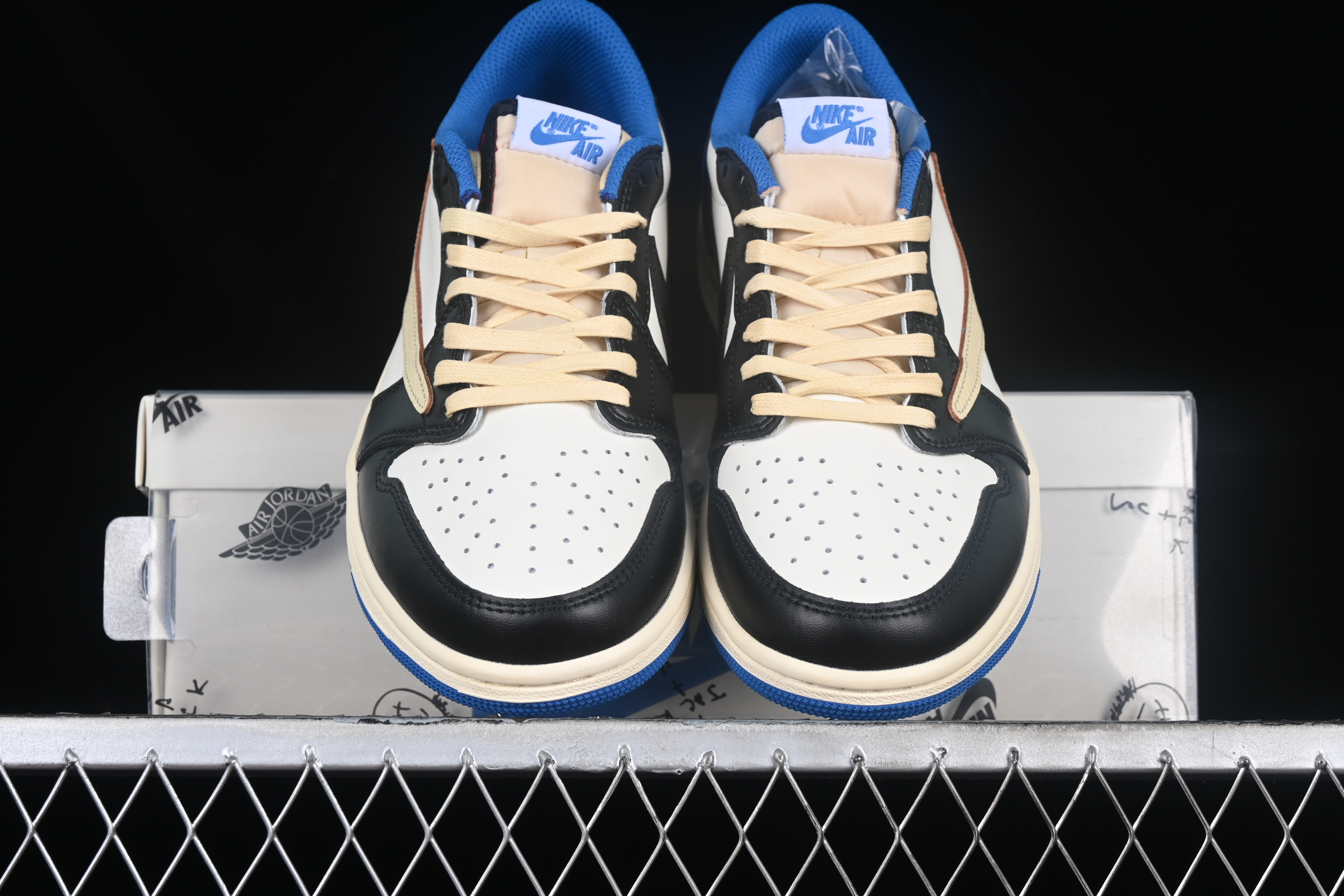 AJ1 low top