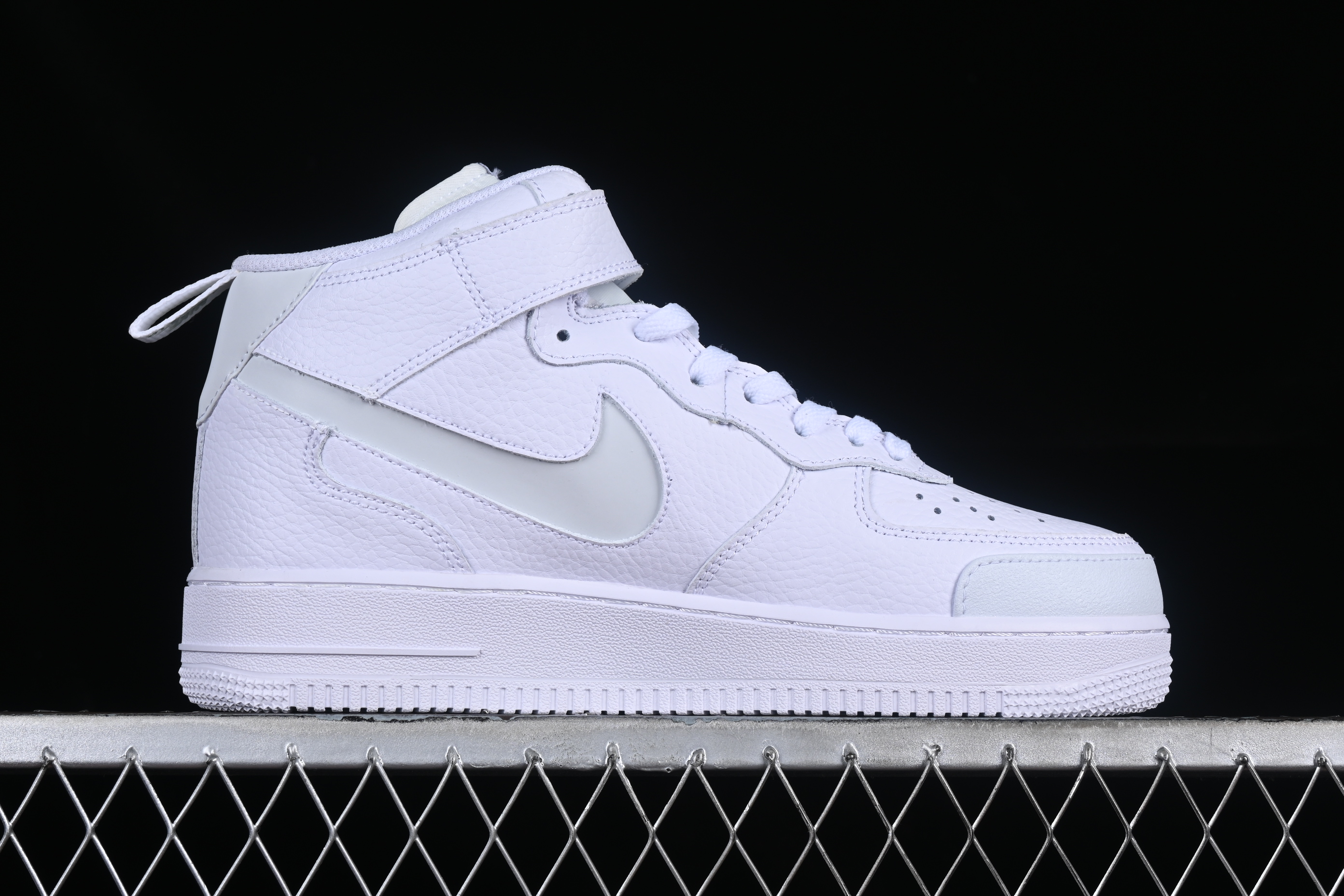 Nk Air Force 1 Mid Premium all-white colorway Air Force One mid-top casual sneakers