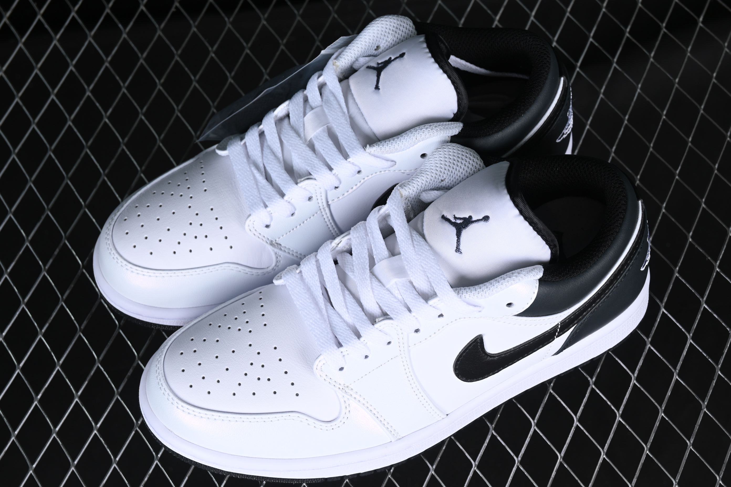 AJ1 White and black two-color low-top cultural casual sneakers 553560-132 35.5-47.5
