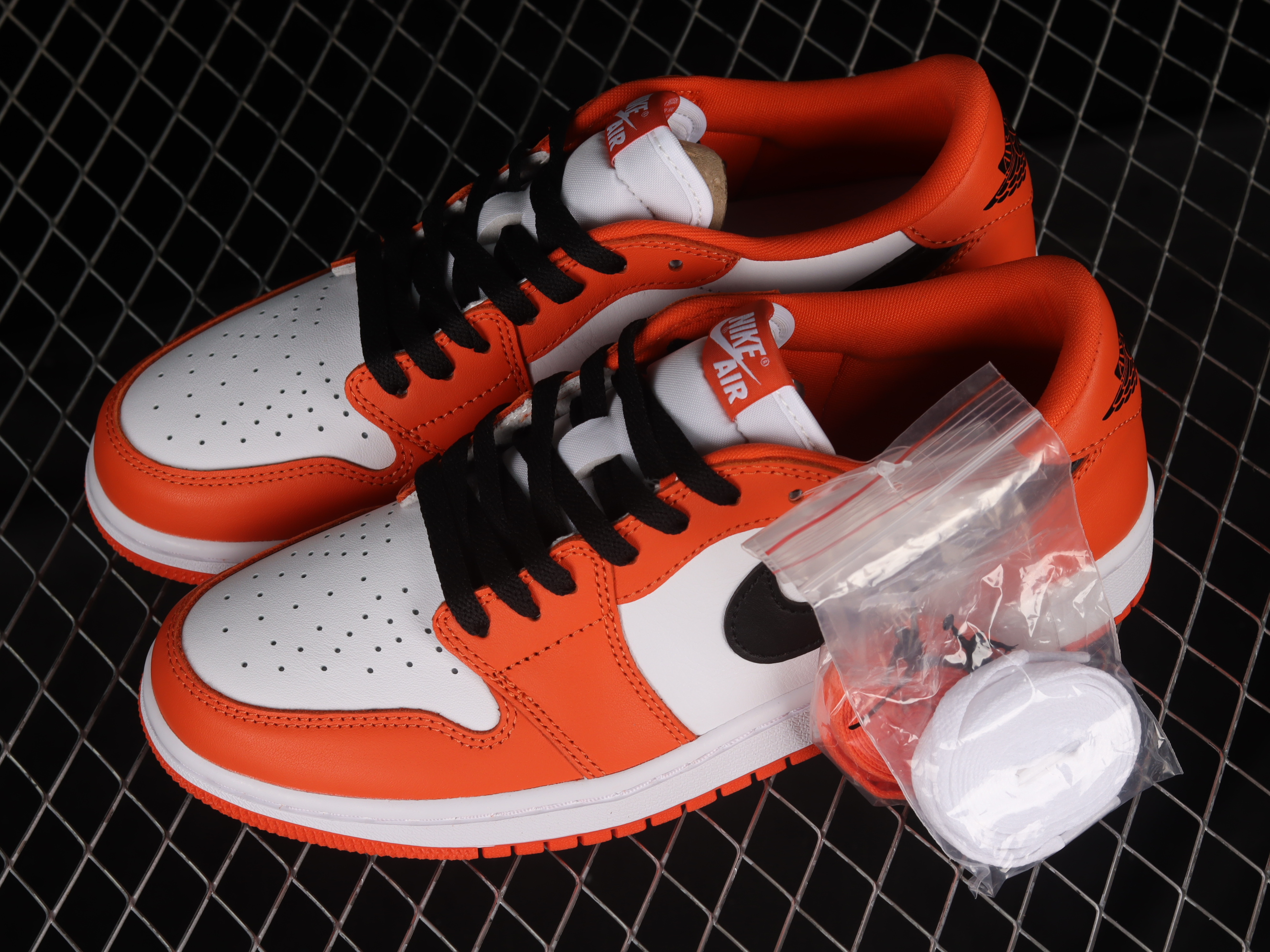 AJ1 low top