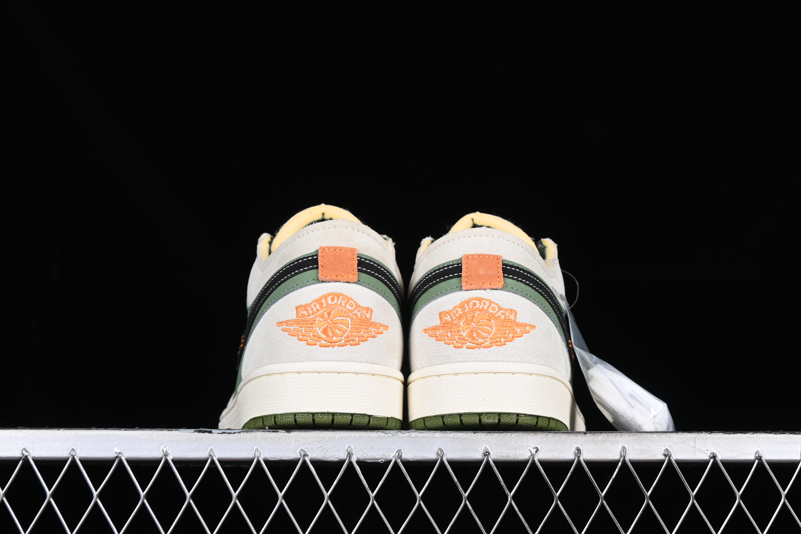 AJ1 low top