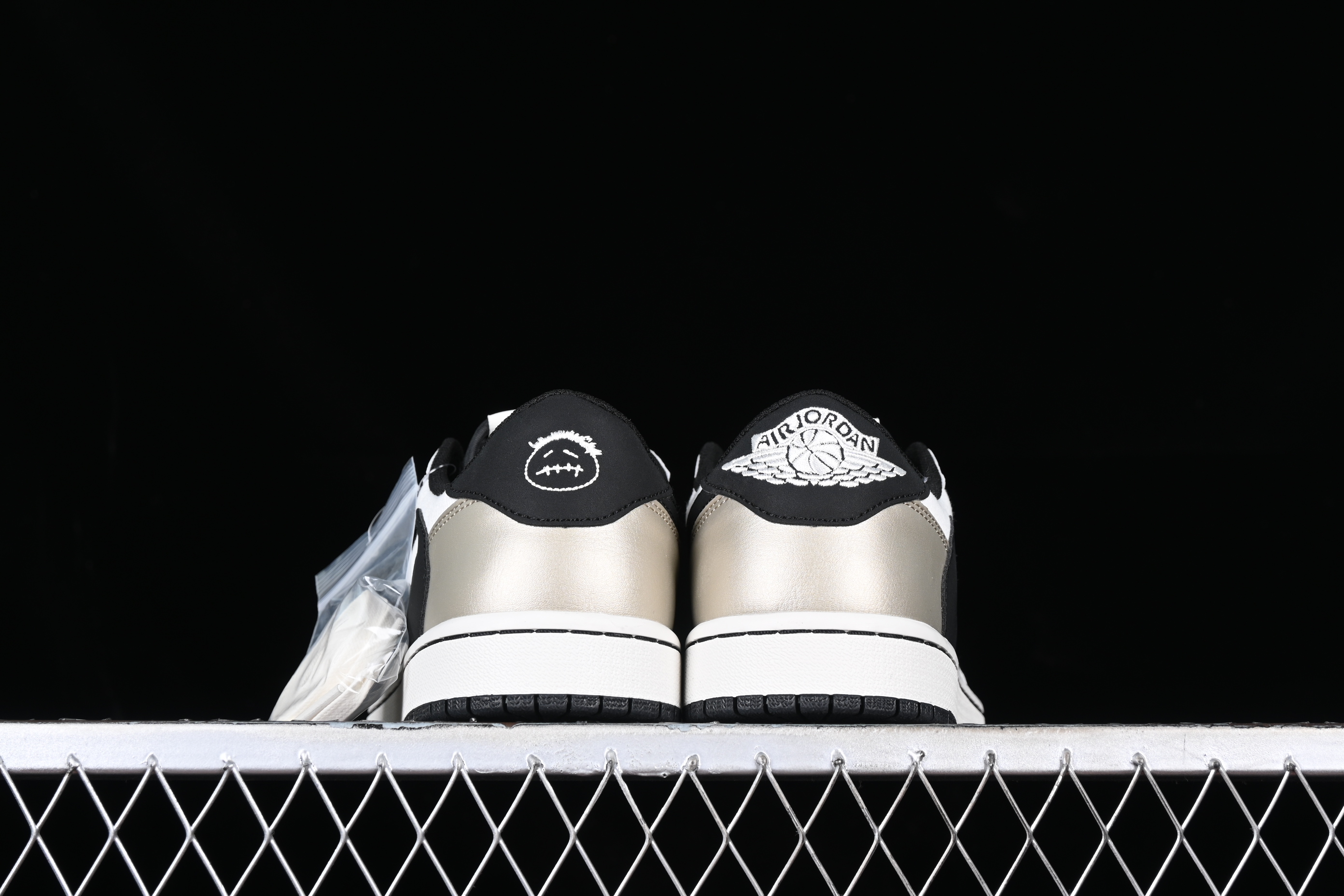 AJ1 low top