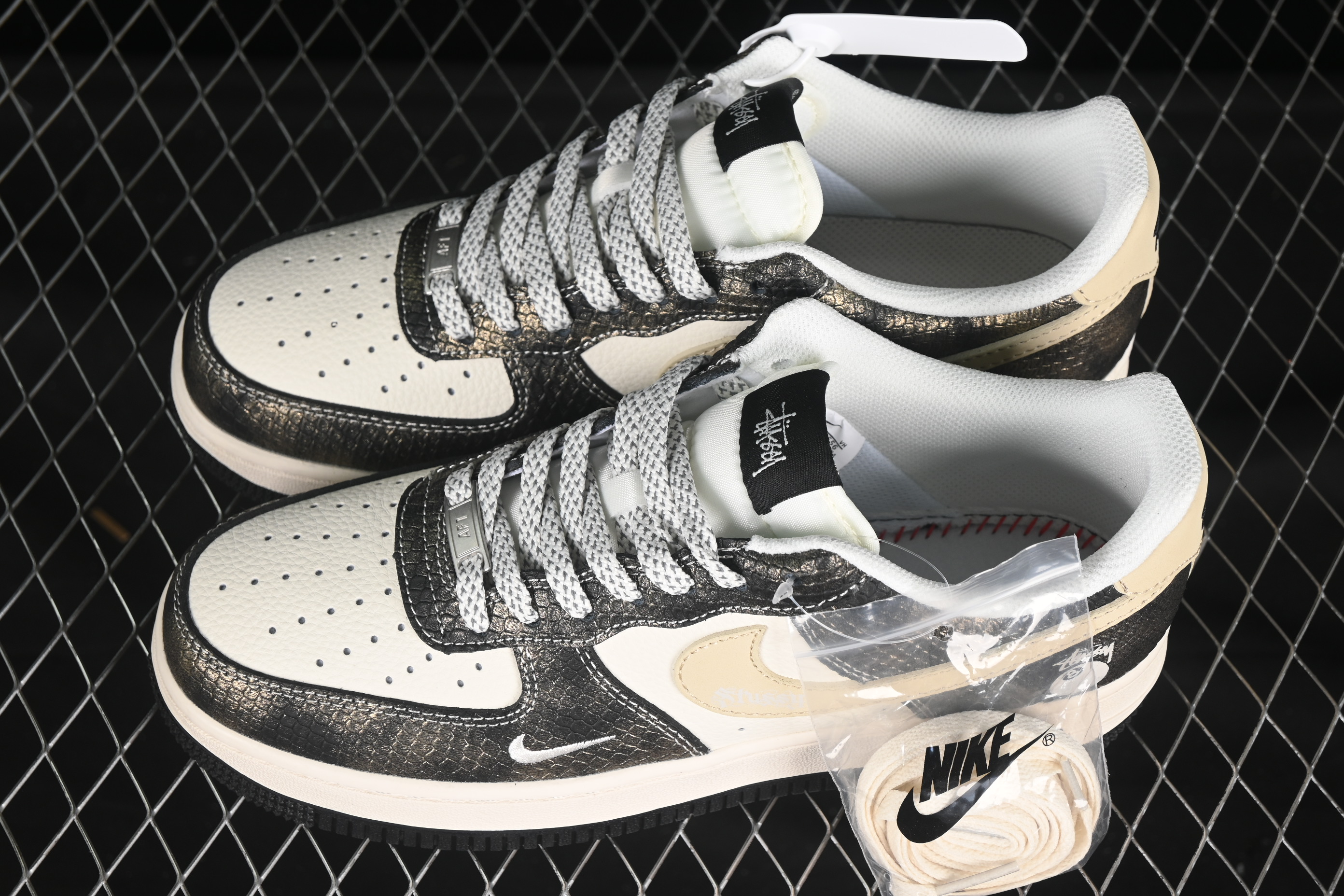 Air Force 1'07 Low Stussy Collaboration Gradient Snake Pattern XS1958-556 36-45