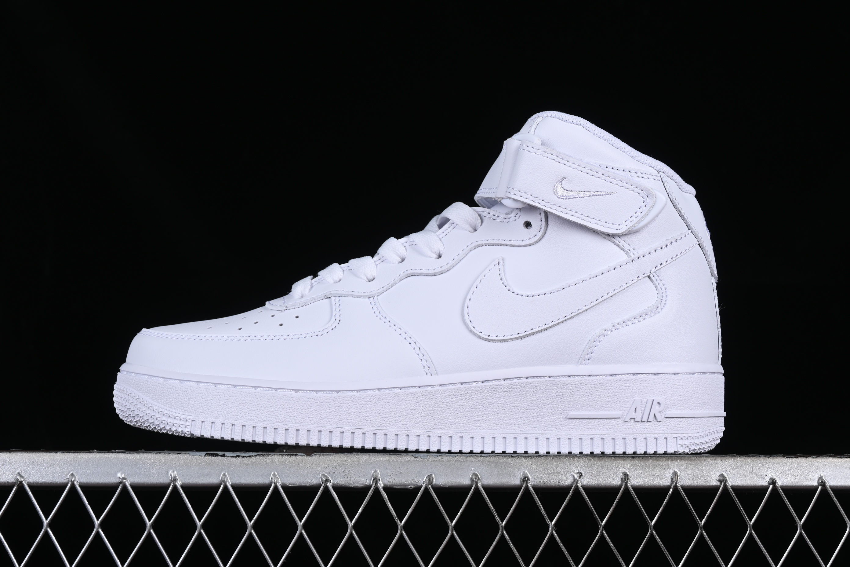 Nk Air Force 1 Mid '07 Air Force No. 1 Top layer mid-top all-white casual sneakers