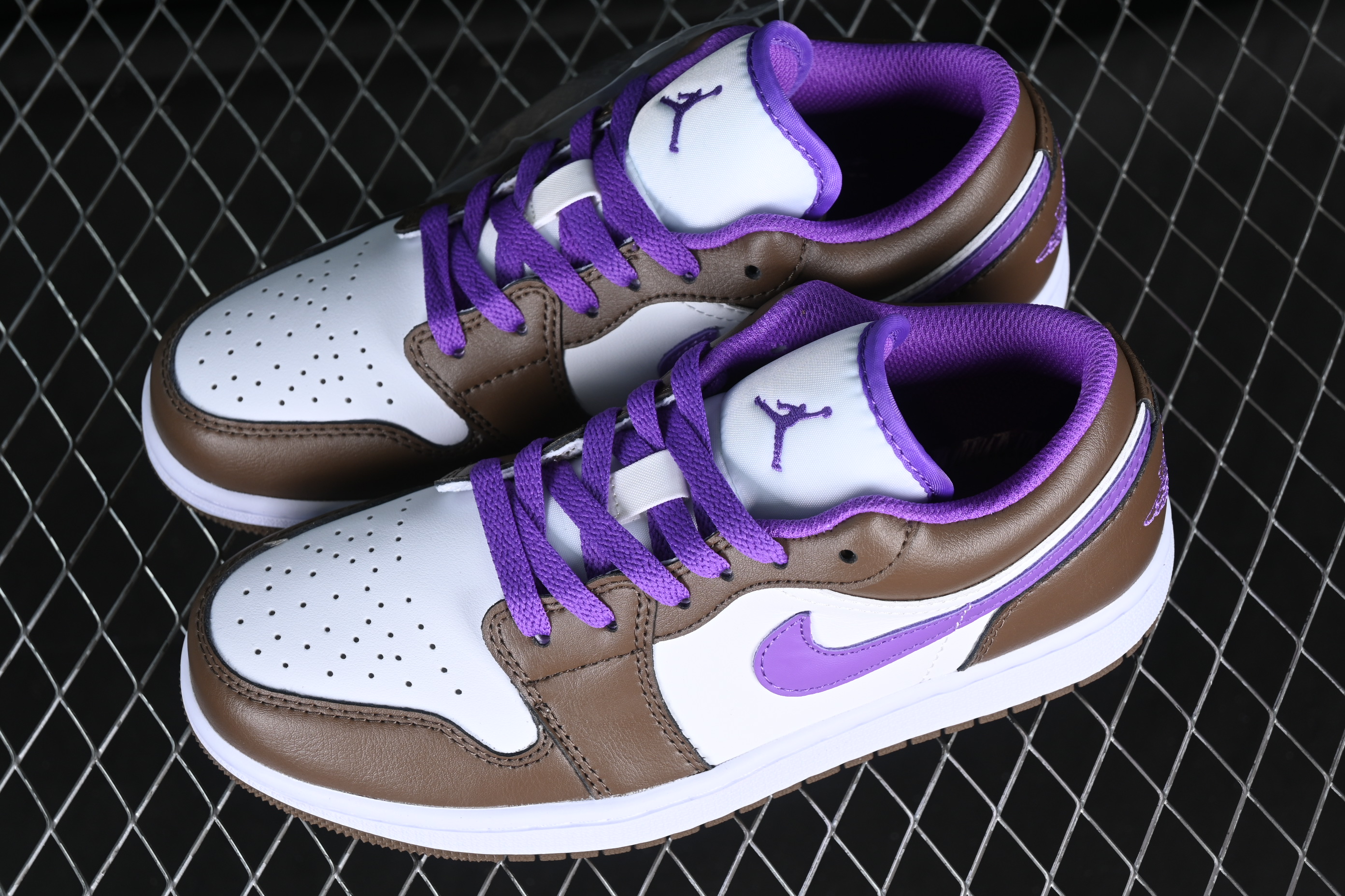 AJ1 low top