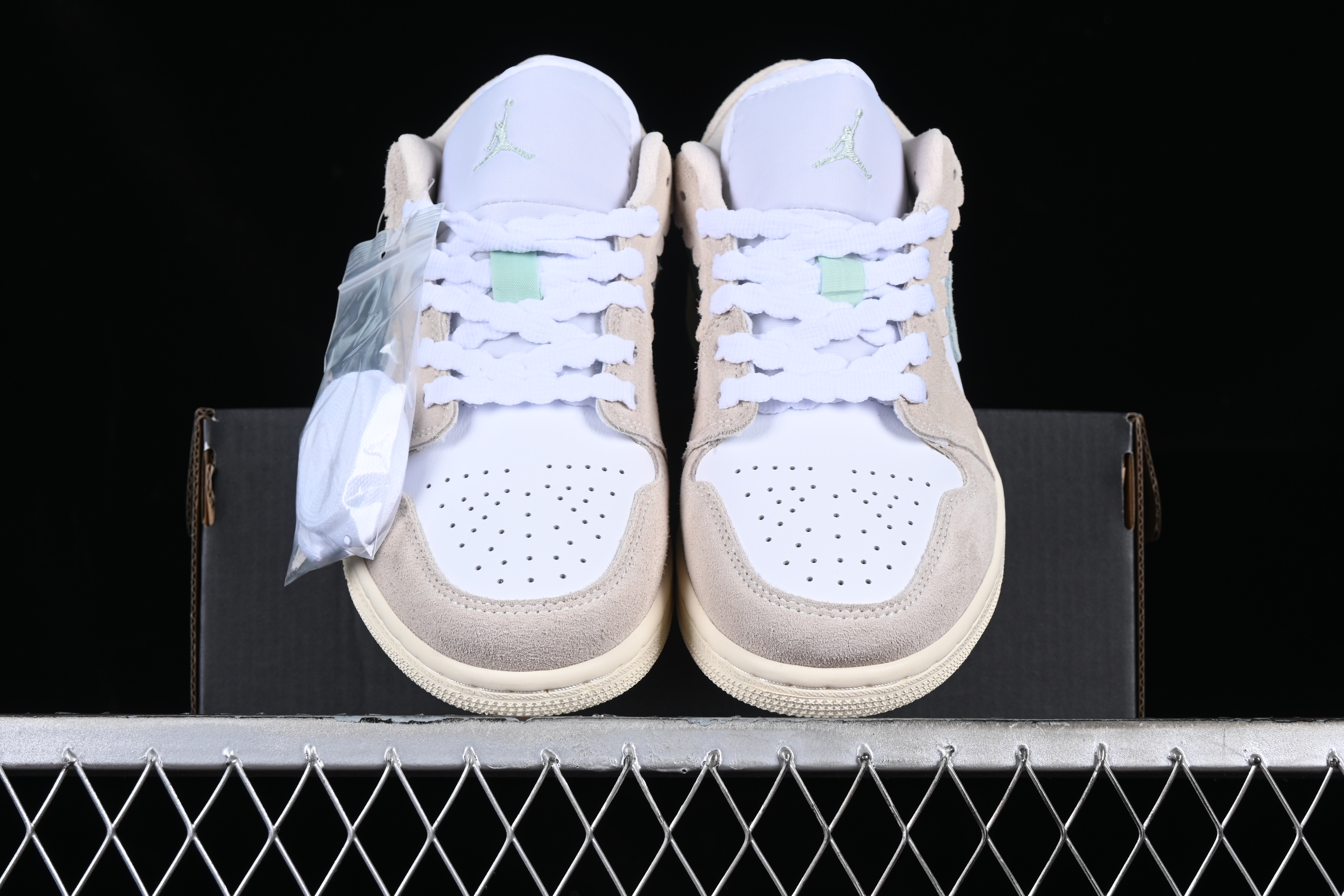 AJ1 low top