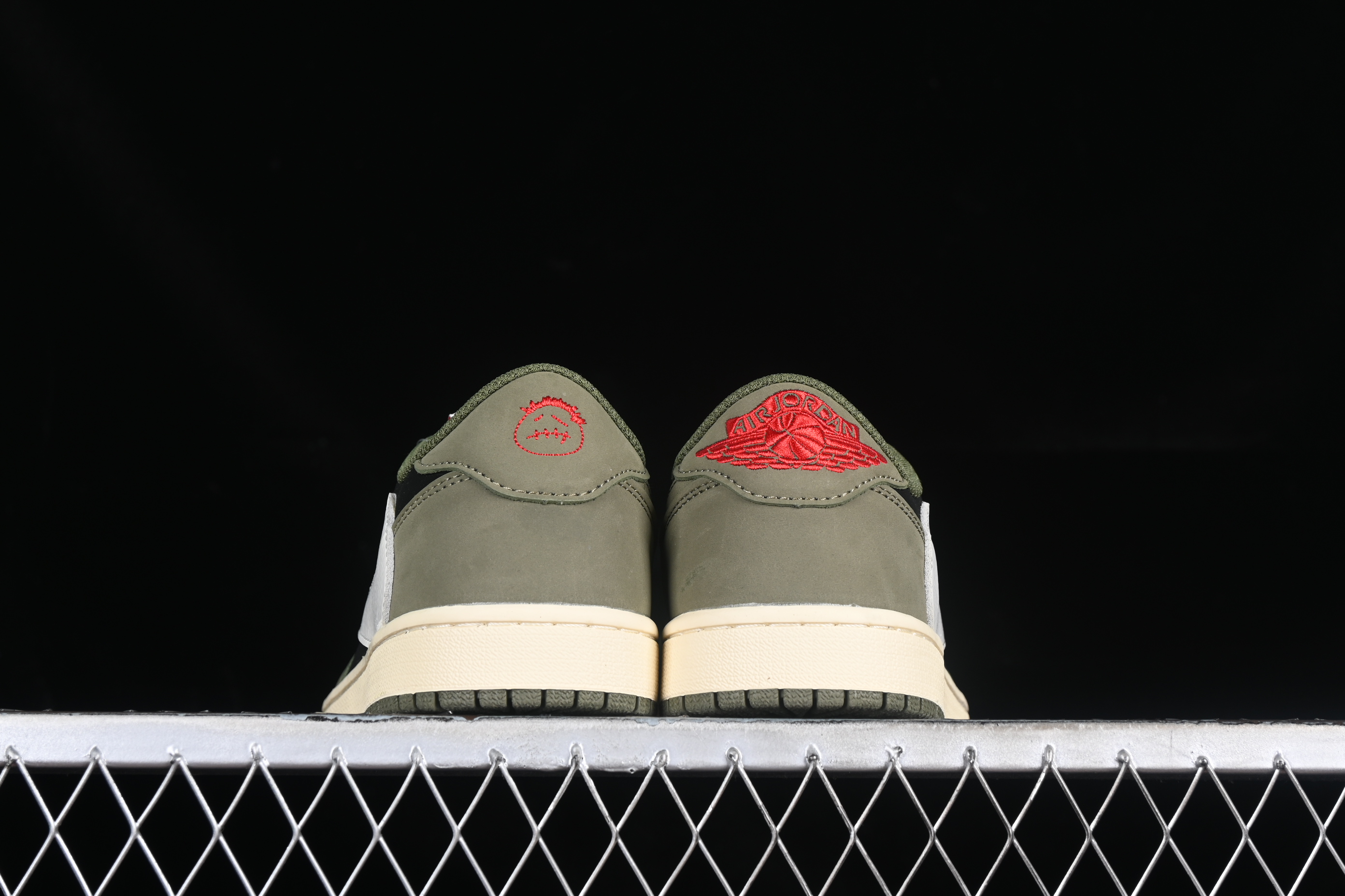 AJ1 low top