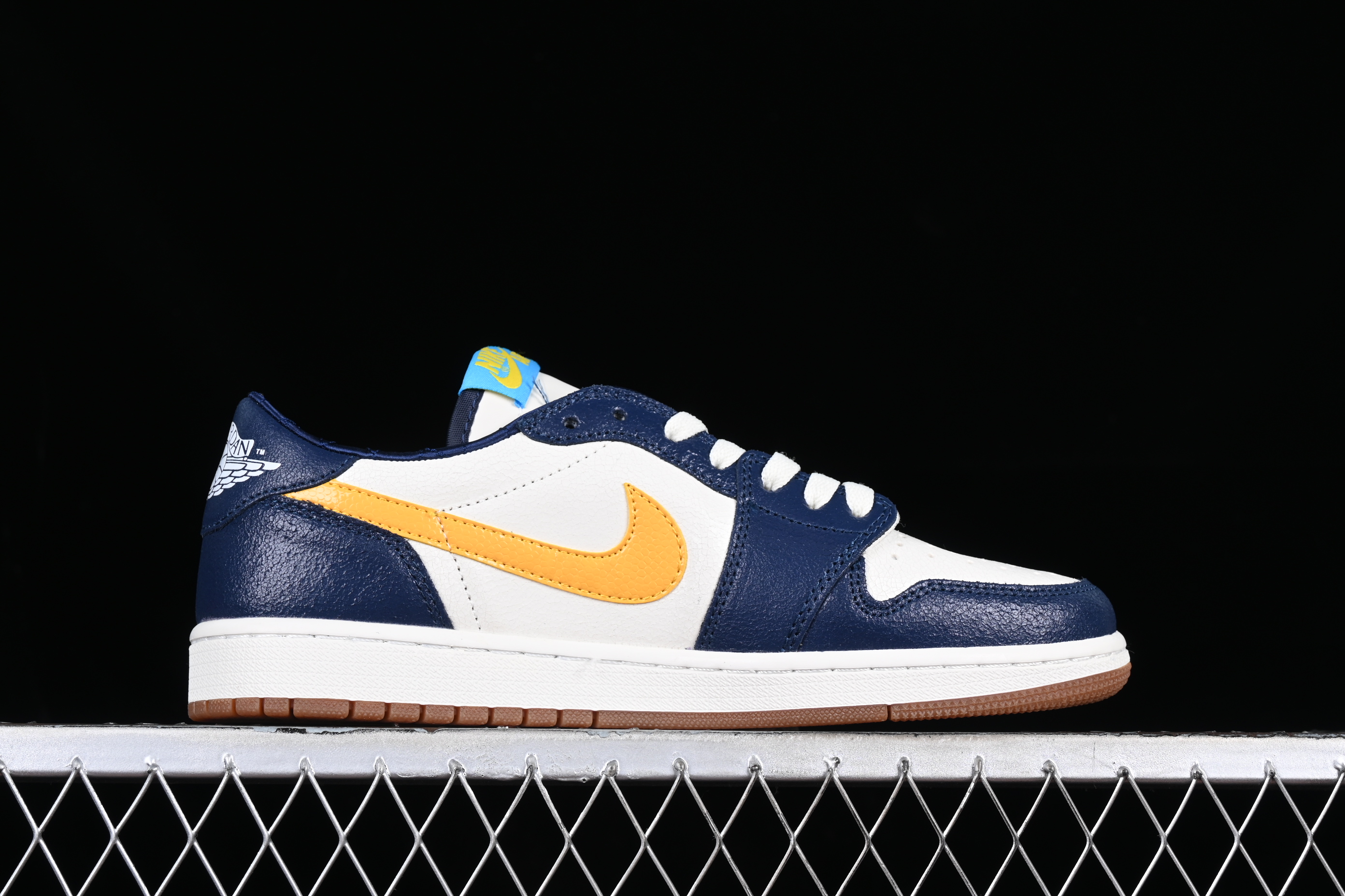 AJ1 low top
