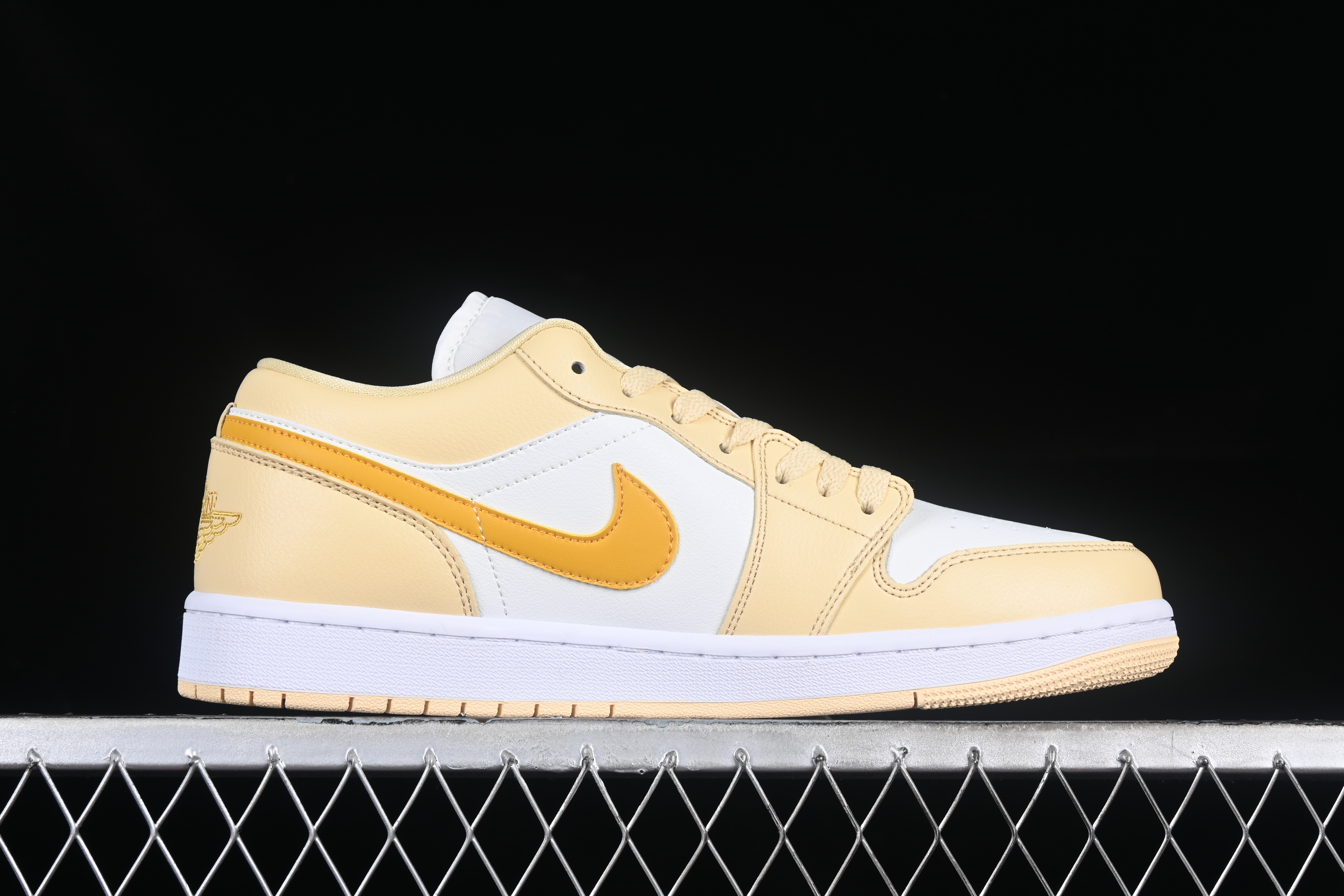 AJ1 low top