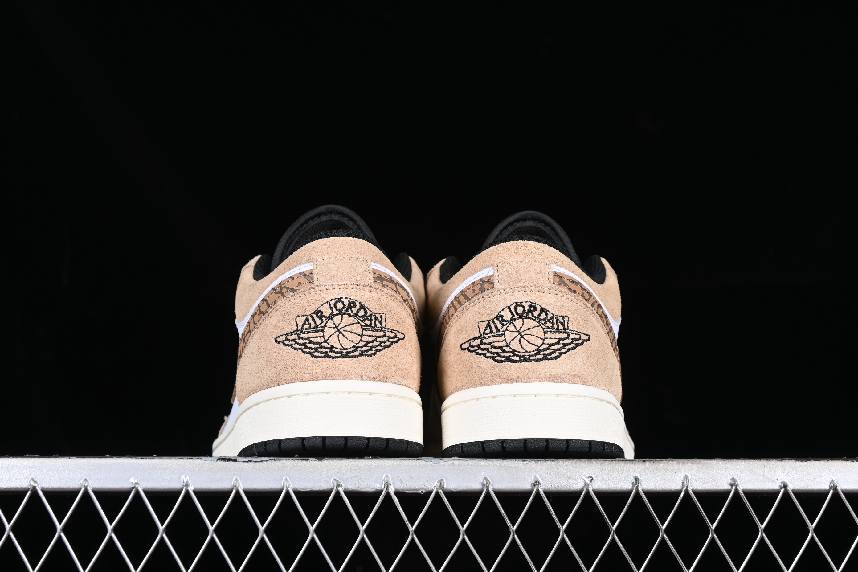 AJ1 low top