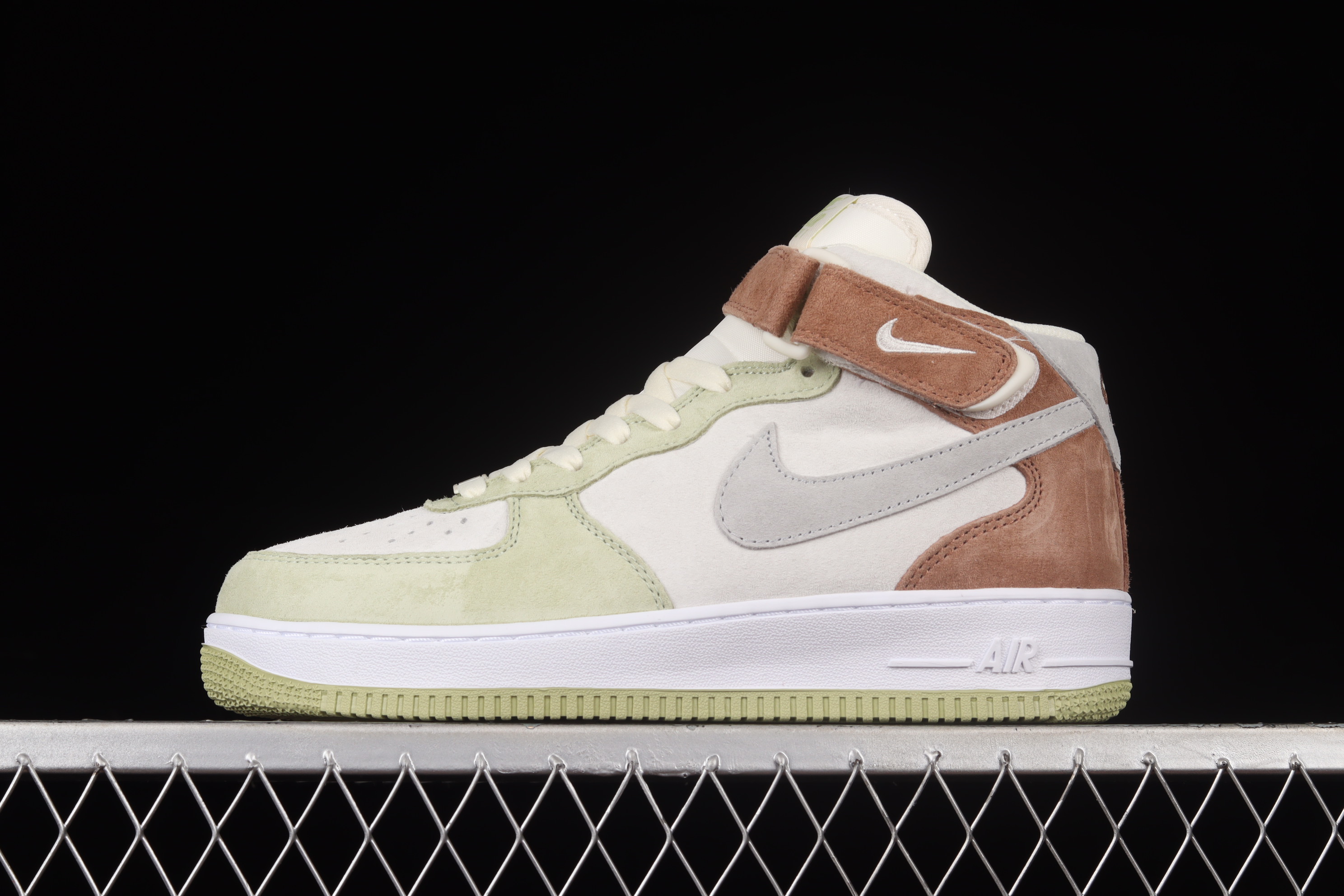 Nk Air Force 1'07 Mid Light green and gray color mid-top Air Force One casual skate