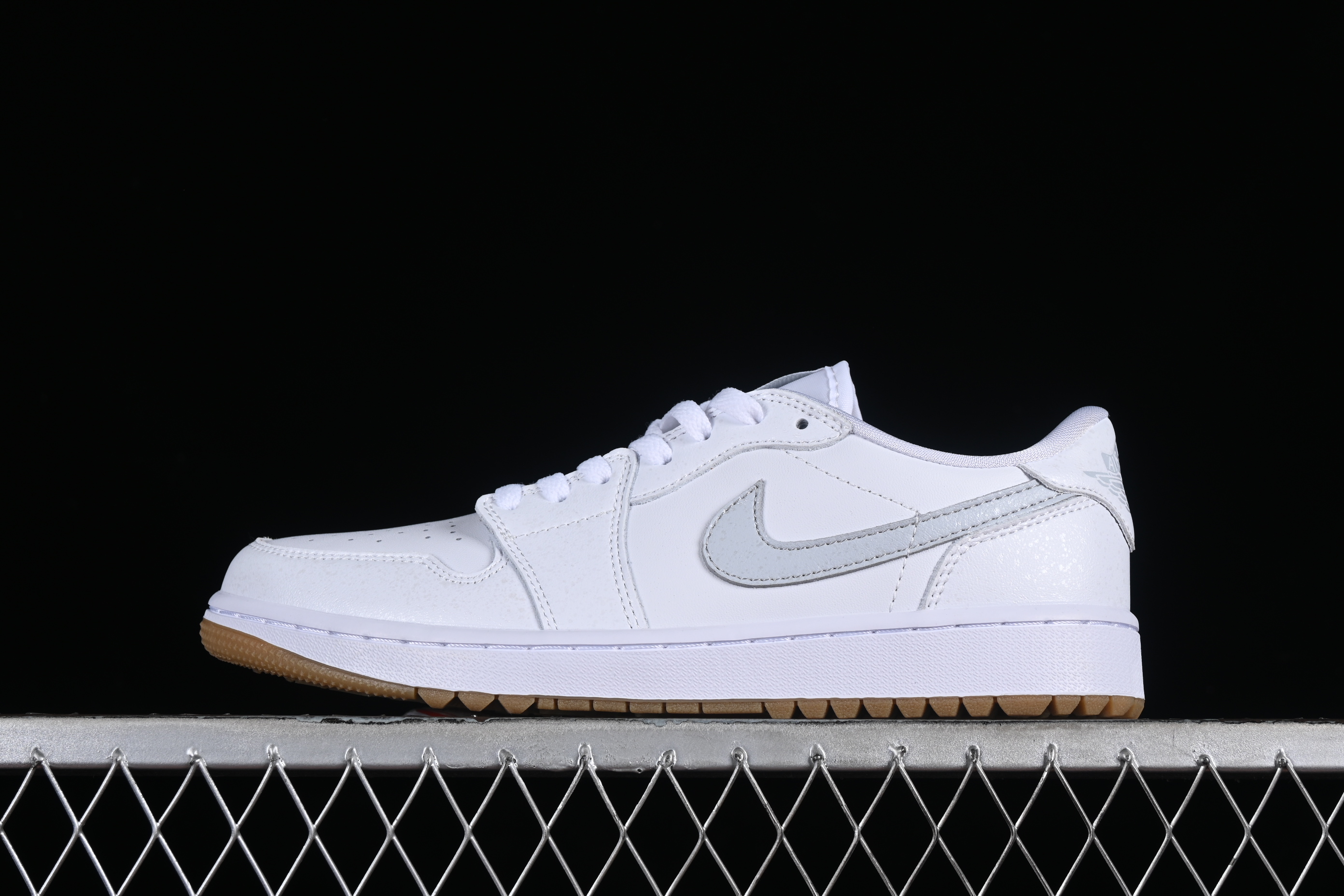 AJ1 low top