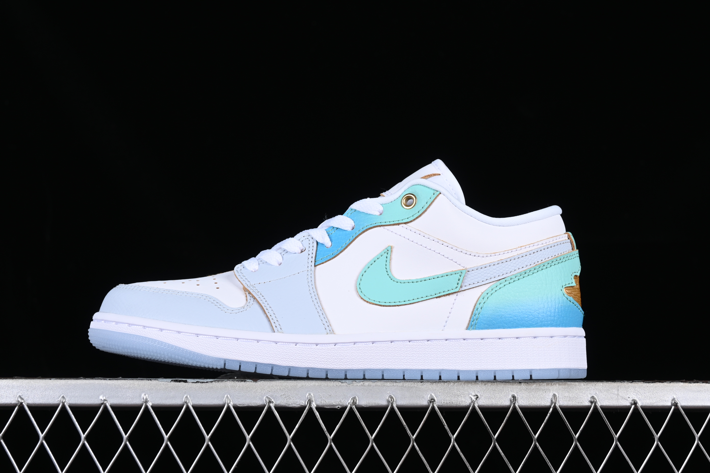AJ1 low top