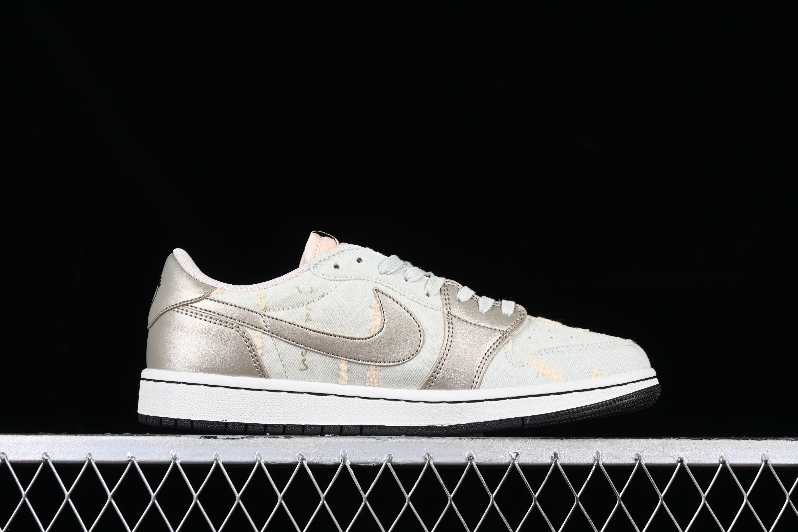AJ1 low top