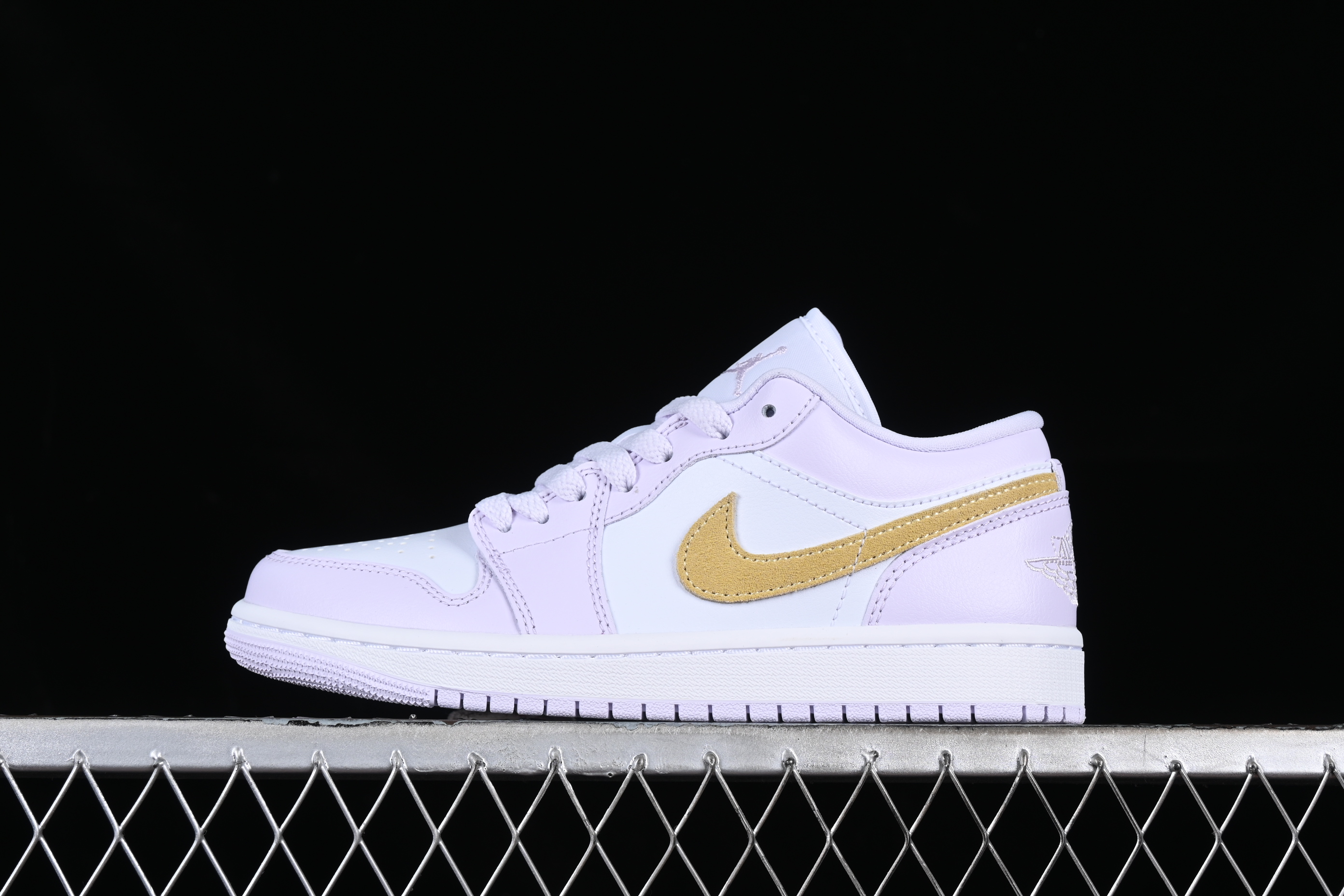 AJ1 low top