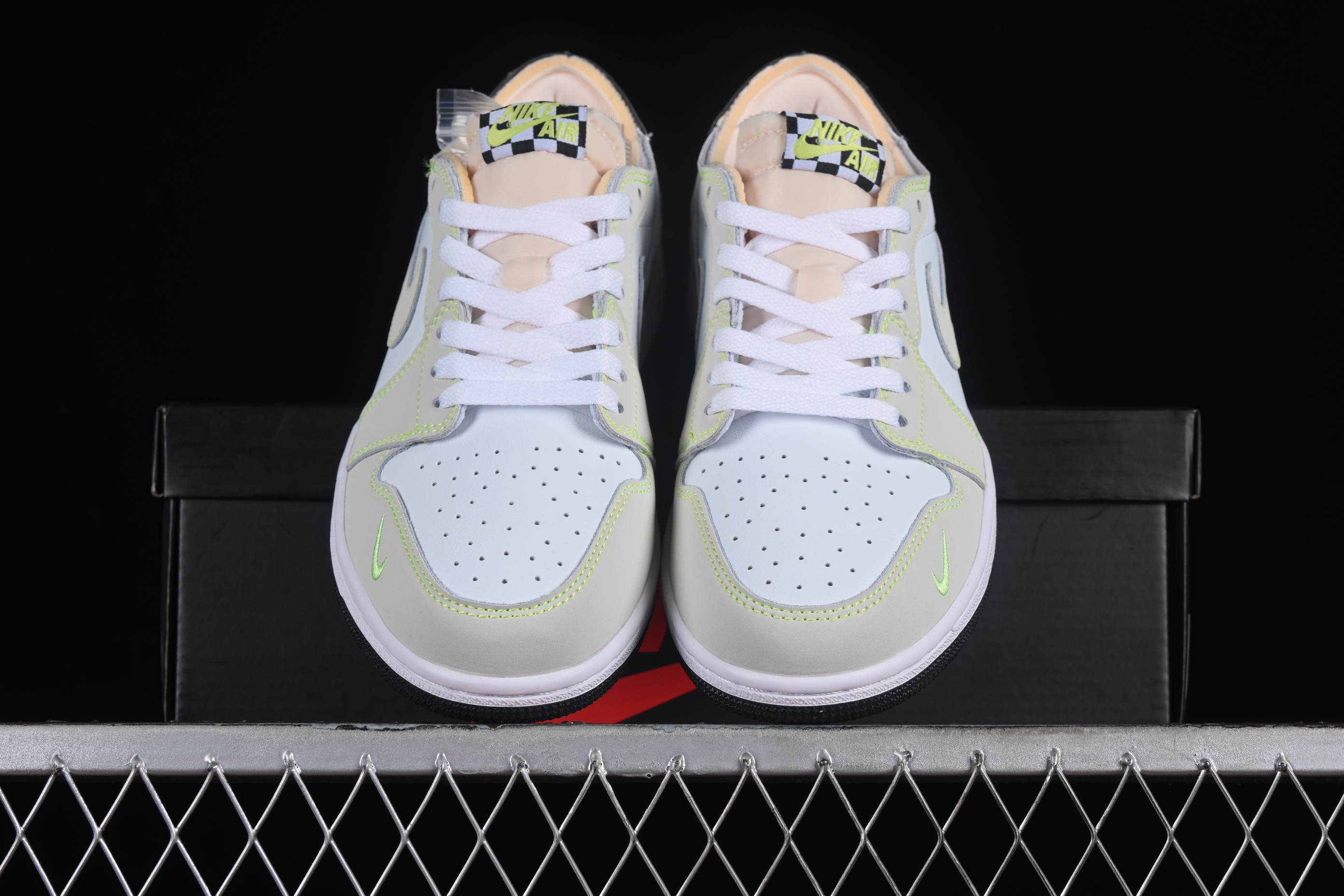 AJ1 low top