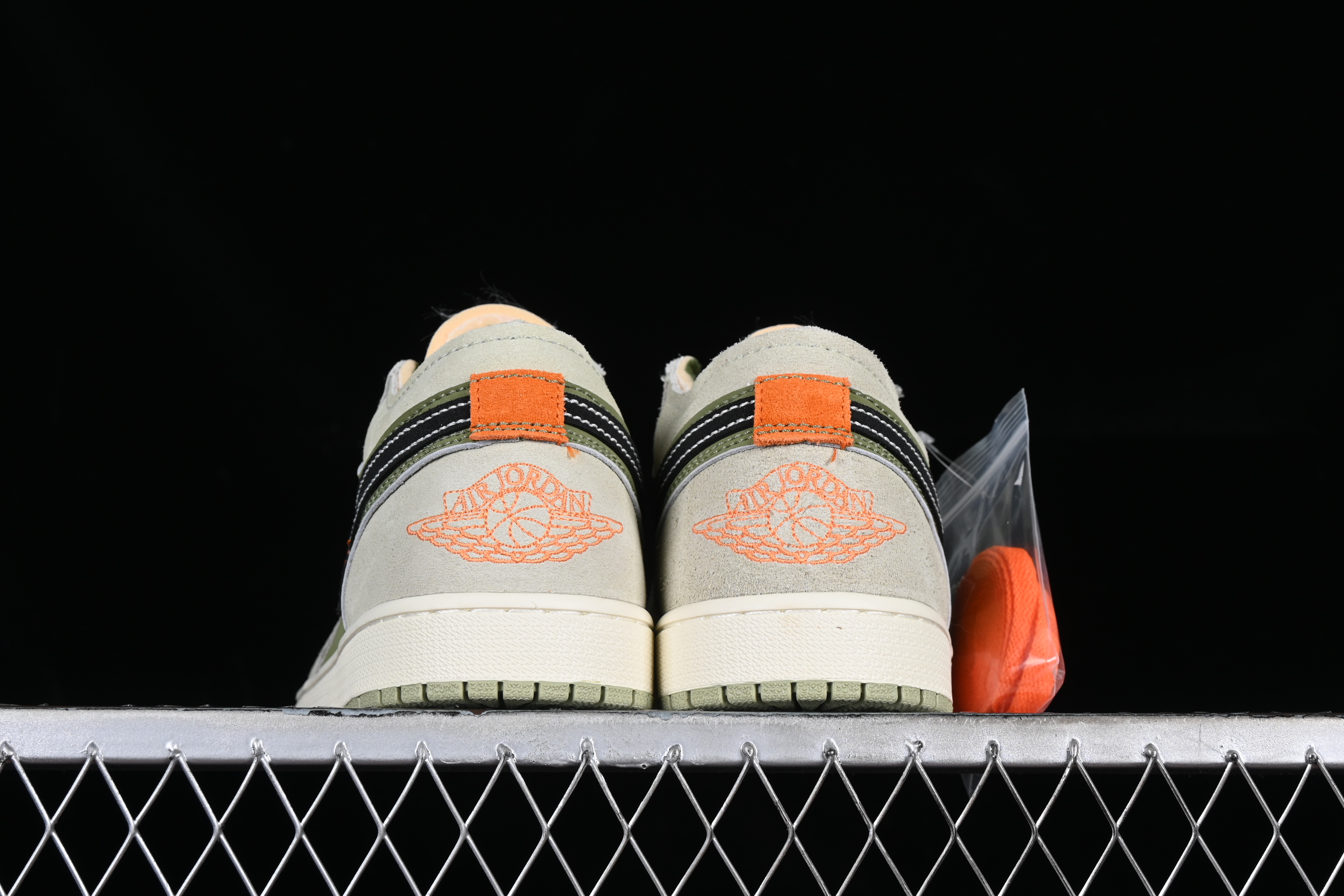 AJ1 low top
