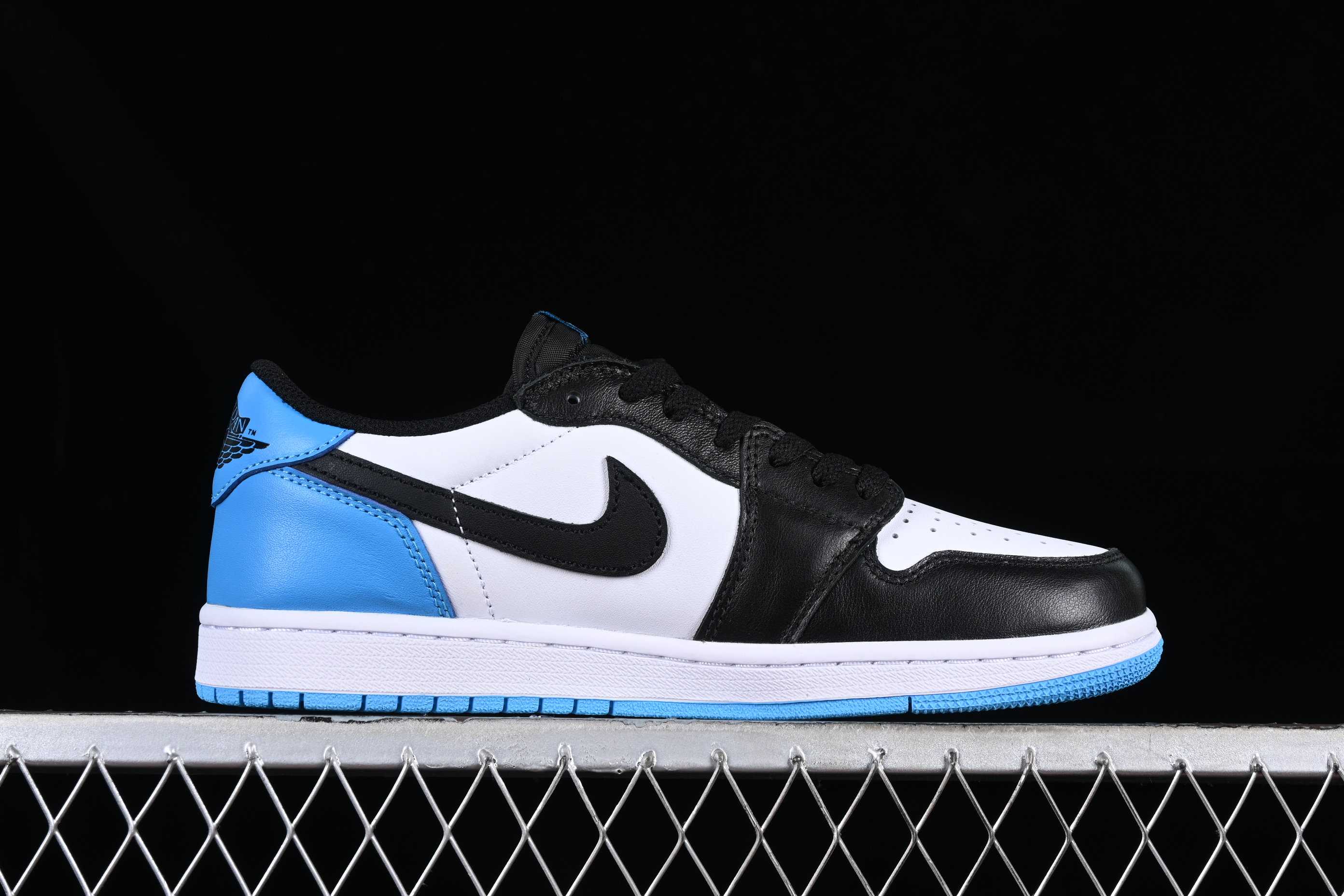 AJ1 low top