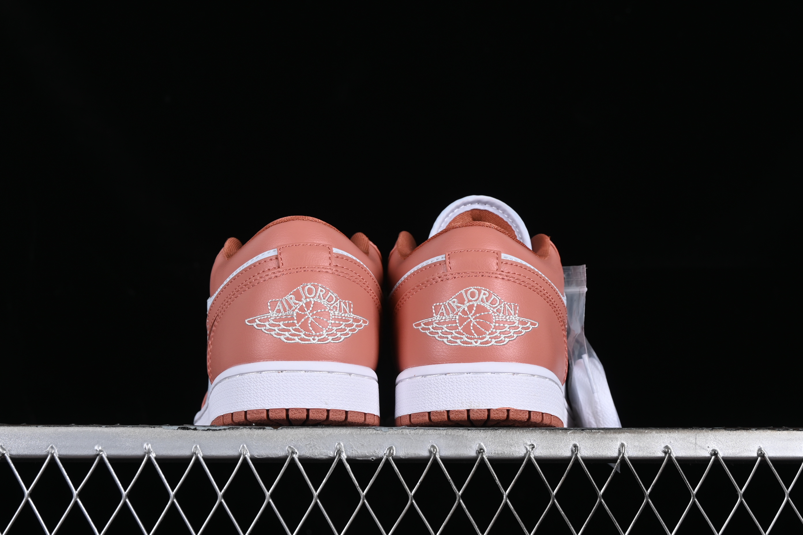 AJ1 low top