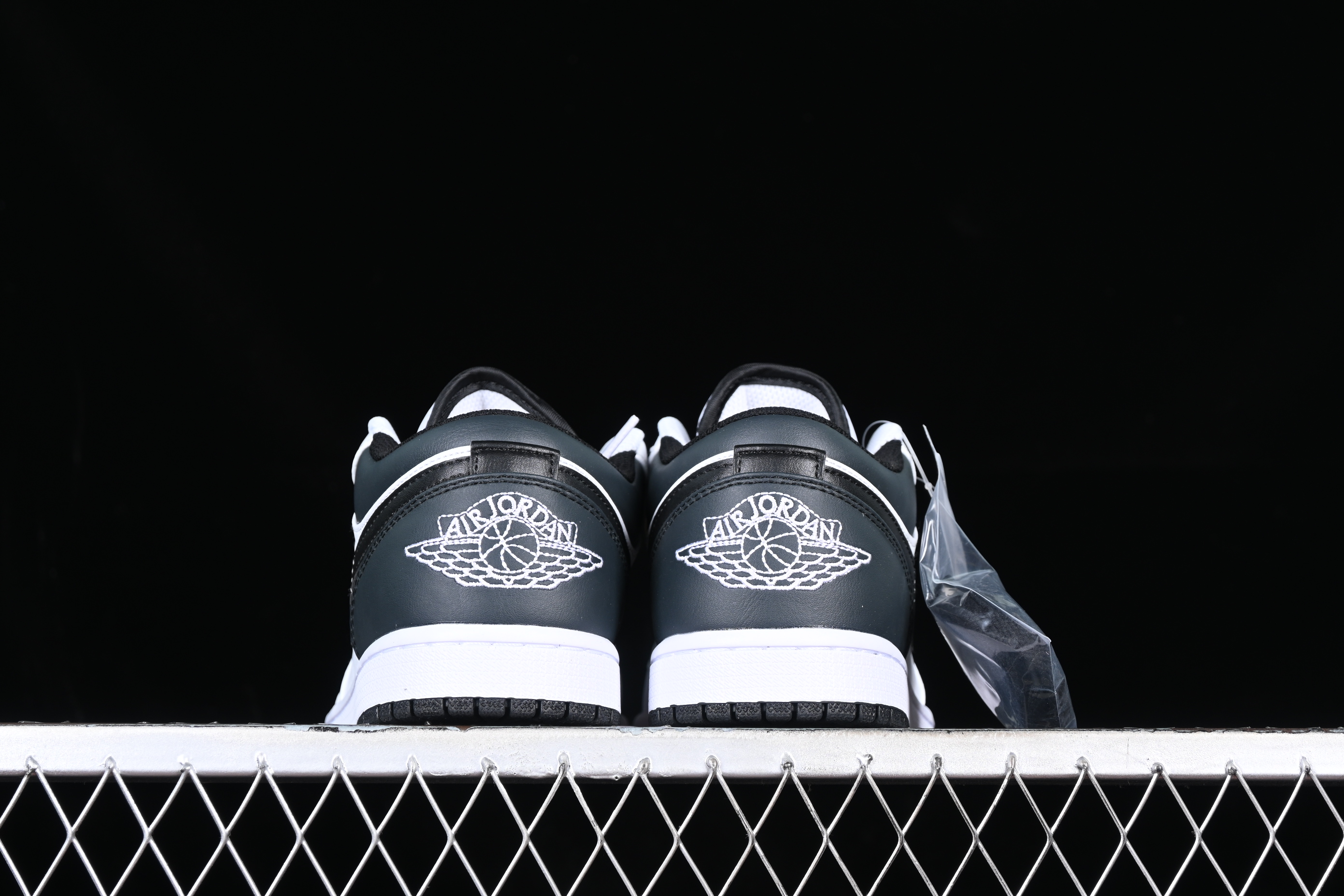 AJ1 White and black two-color low-top cultural casual sneakers 553560-132 35.5-47.5