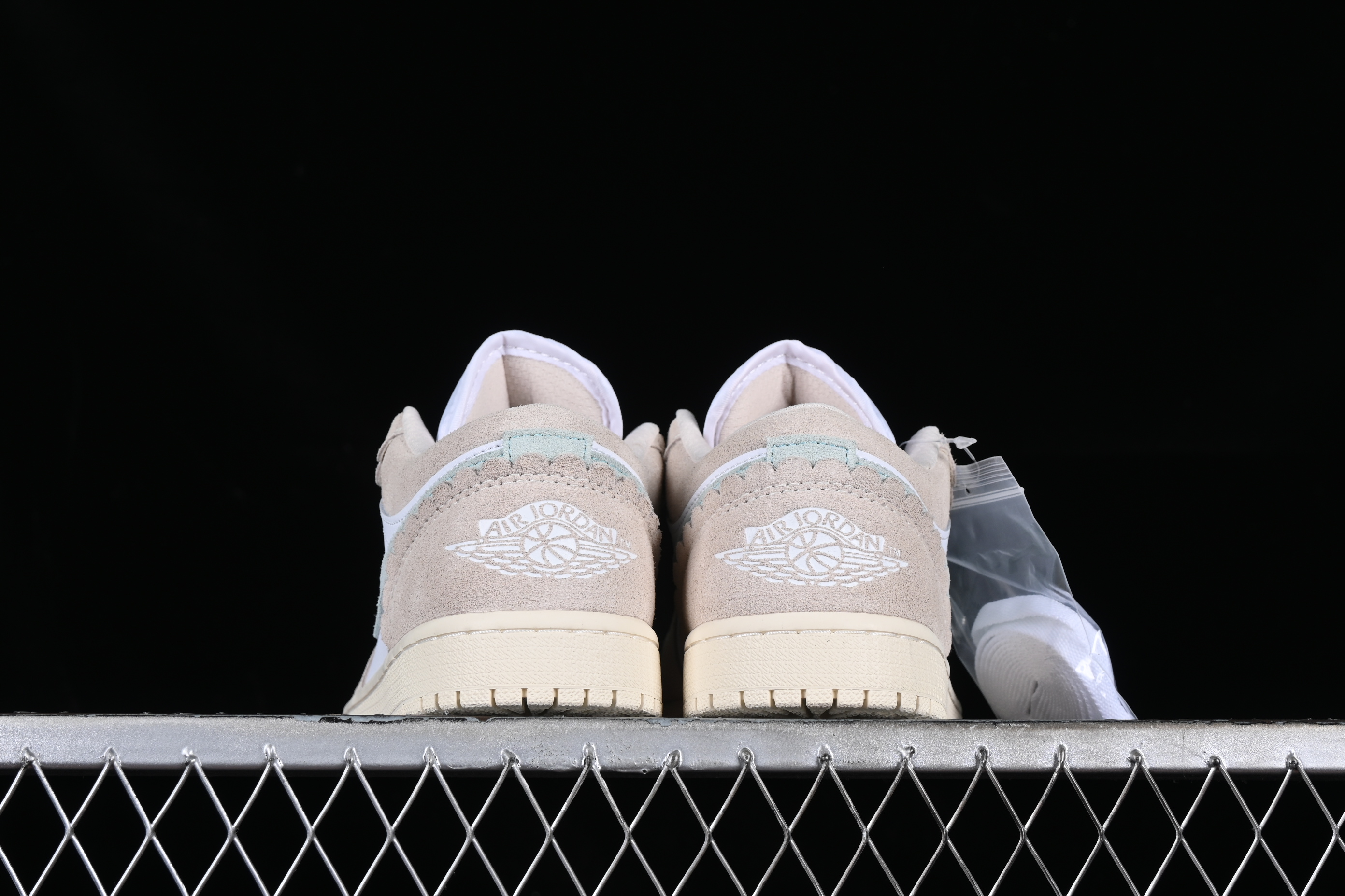 AJ1 low top