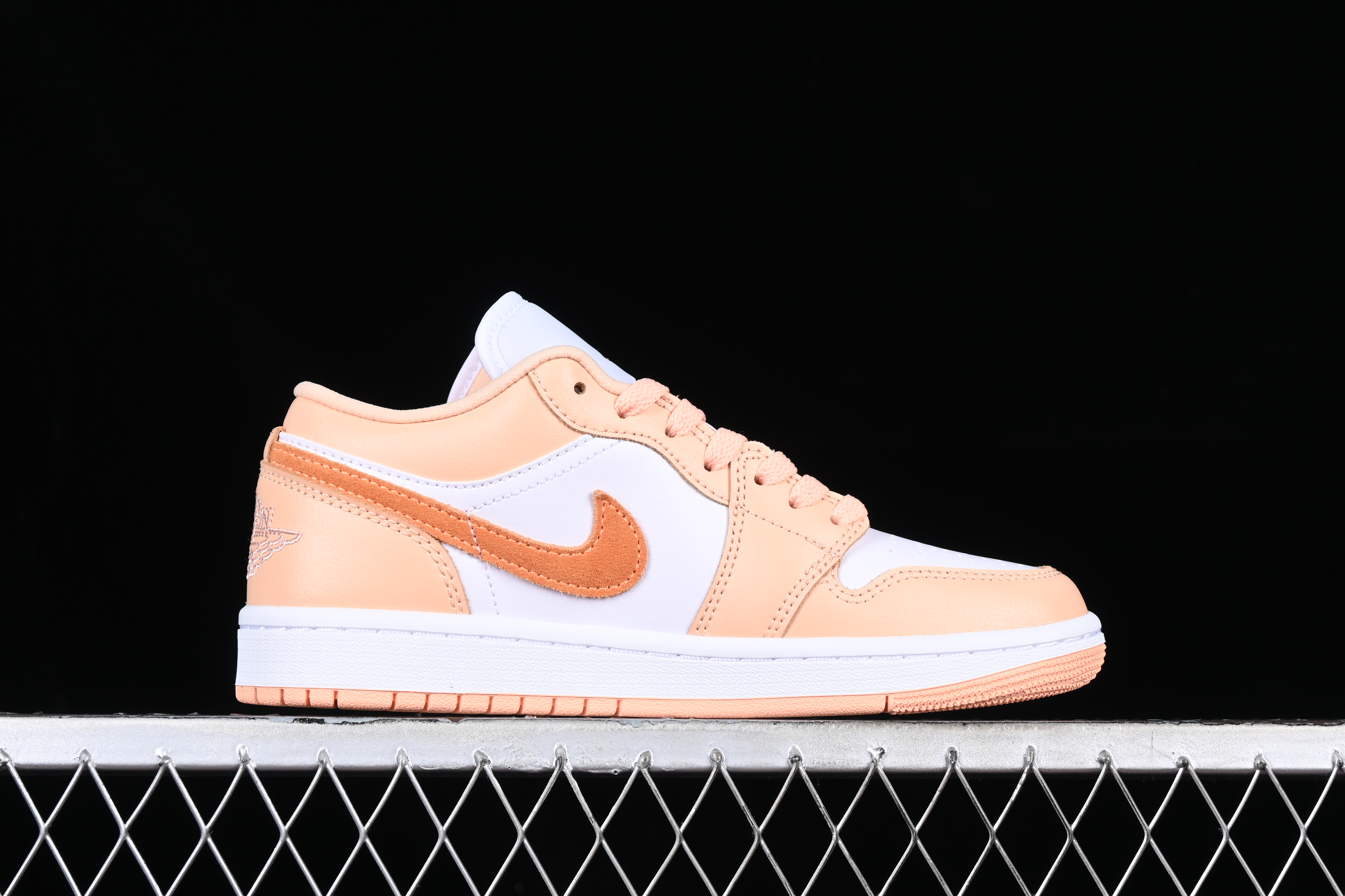 AJ1 low top