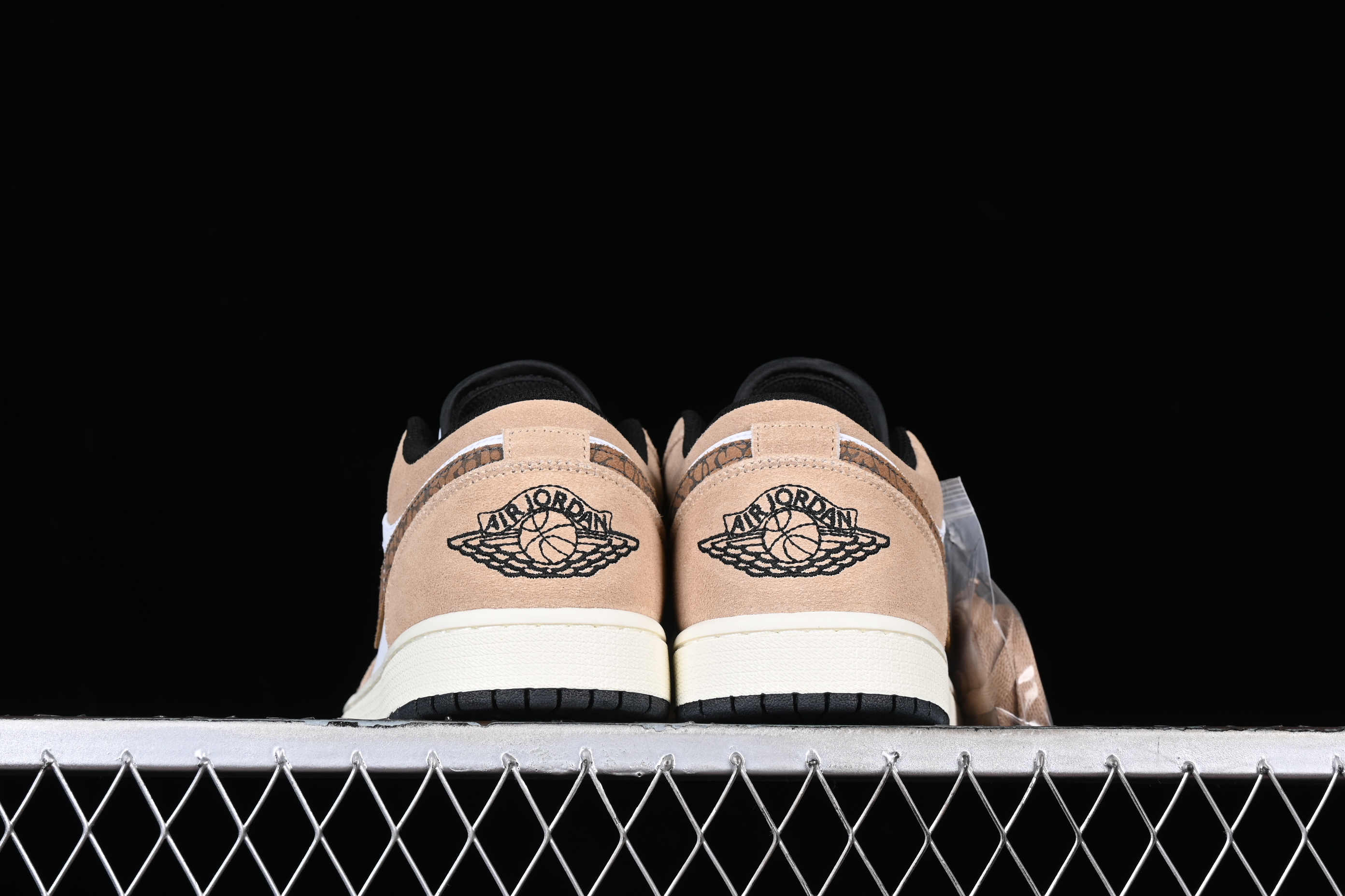 AJ1 low top