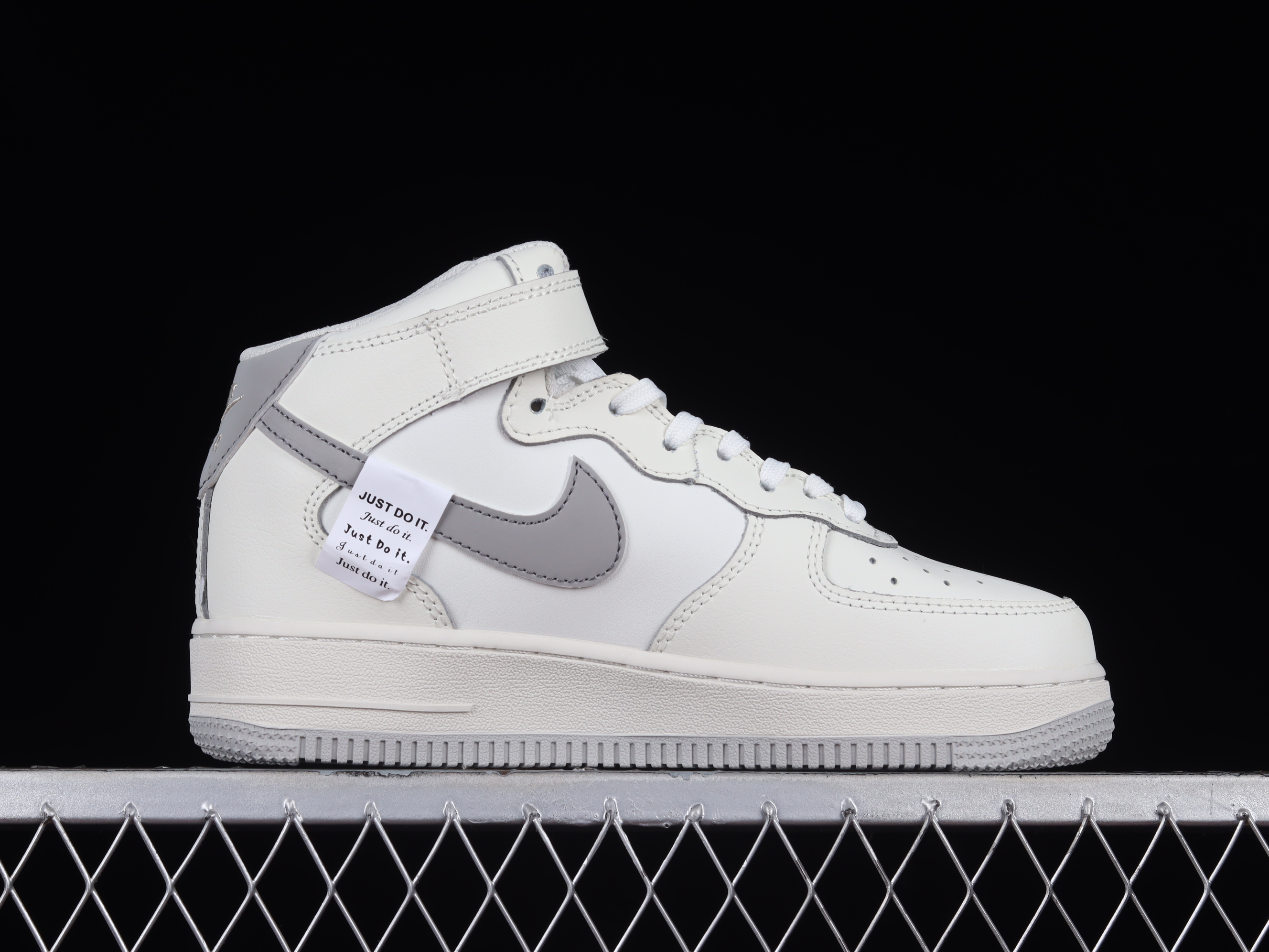 Nk Air Force 1'07 Mid Silver Snow Air Force One mid-top sports and casual sneakers