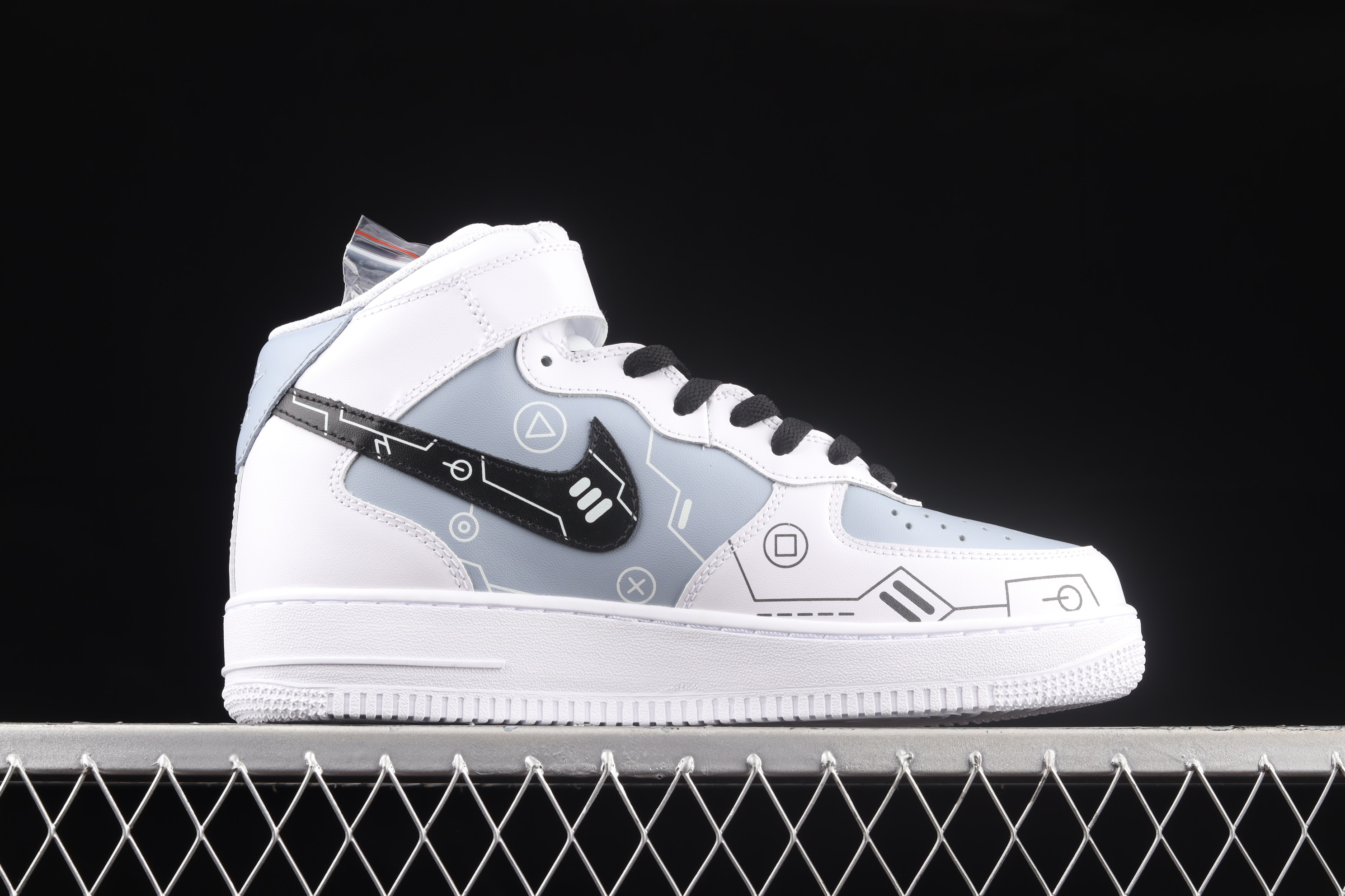 Nk Air Force 1'07 Mid PS5 video game-themed Air Force One Black, White and gray glow-in-black mid-top casual sneakers