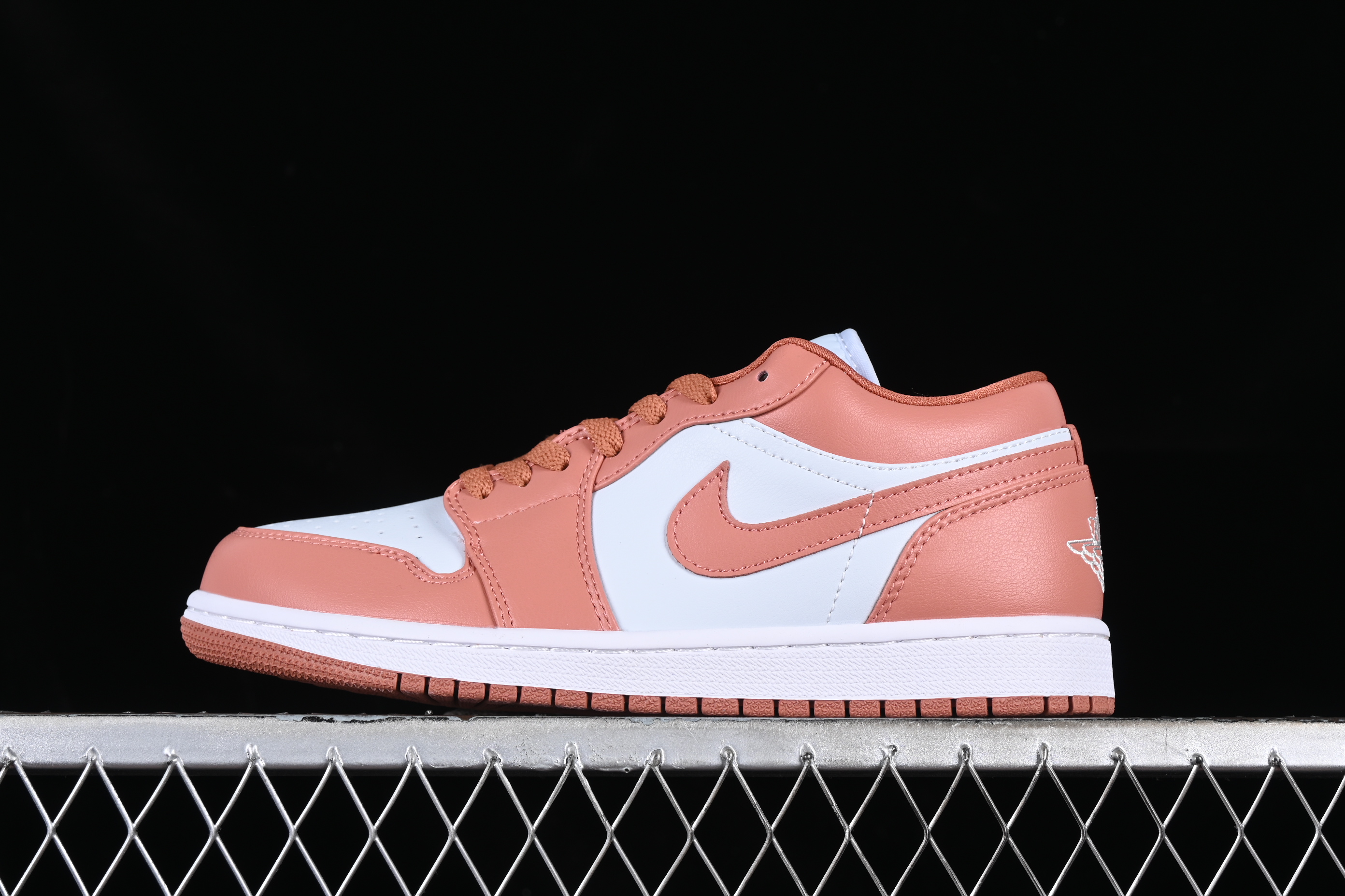 AJ1 low top
