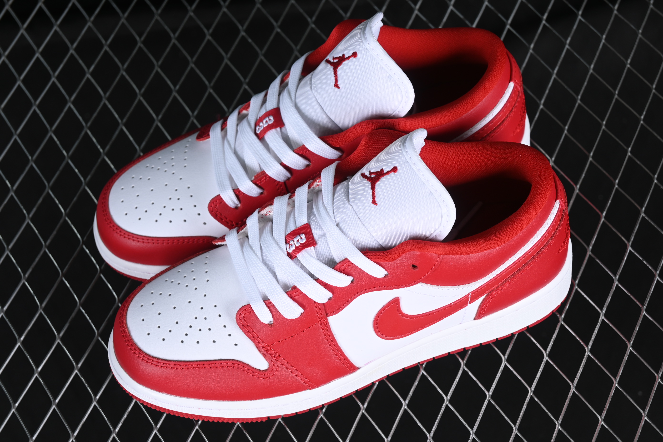 AJ1 low top