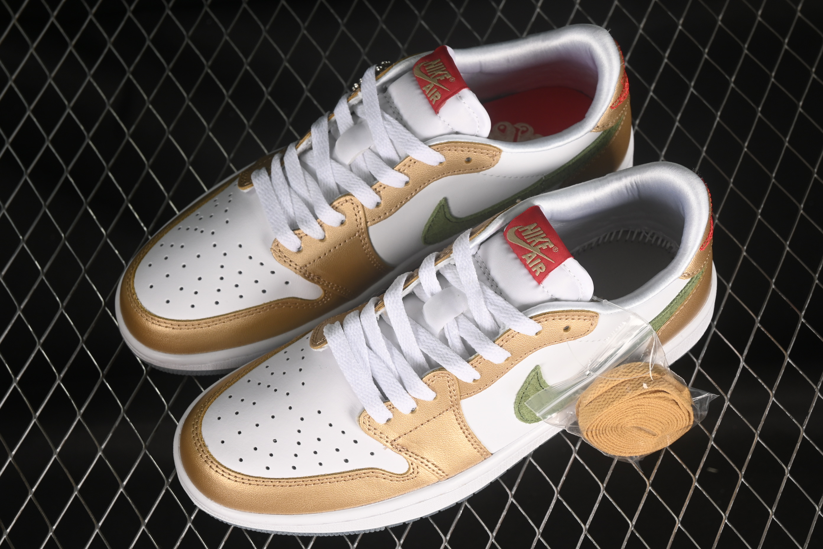 AJ1 low top