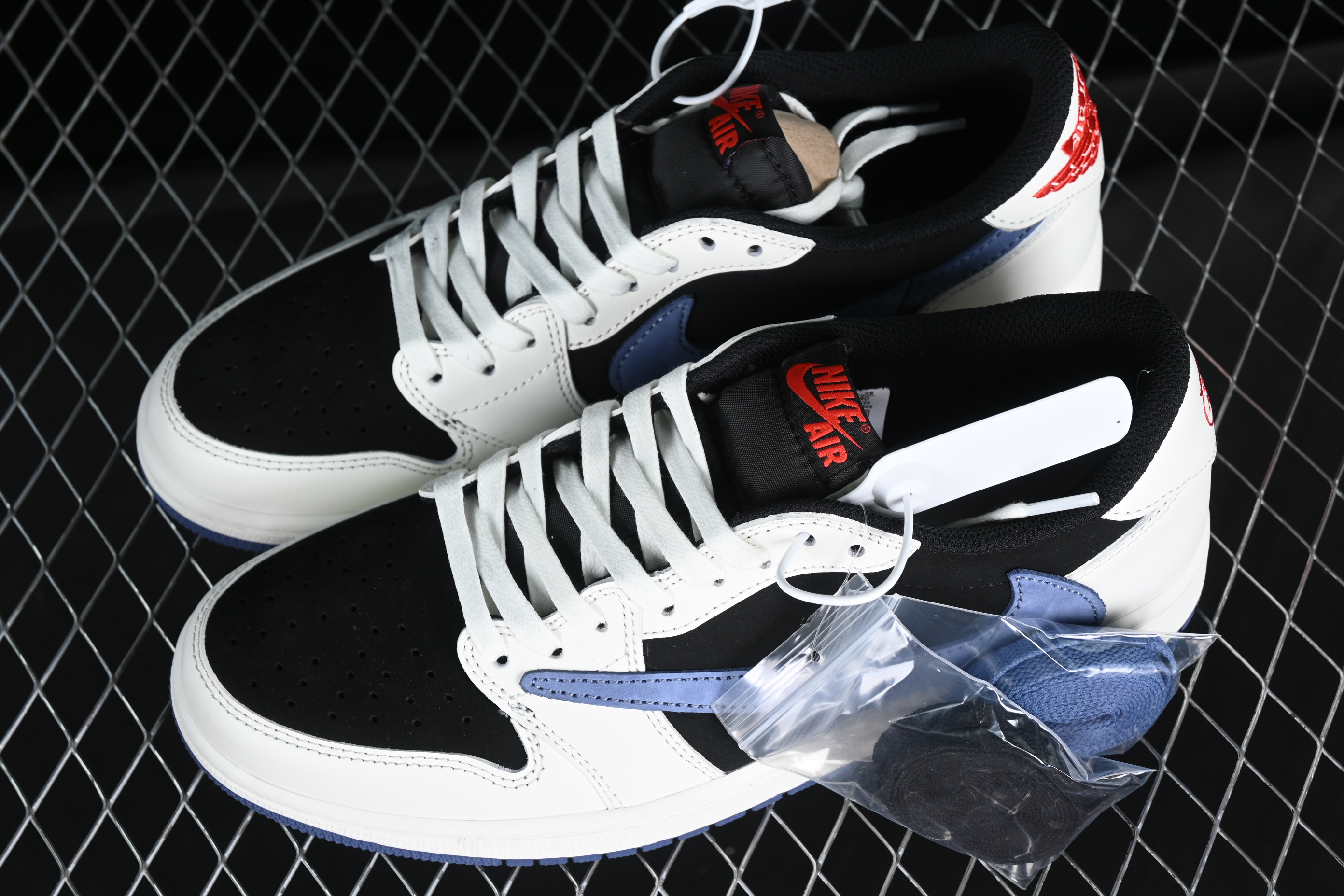 AJ1 low top