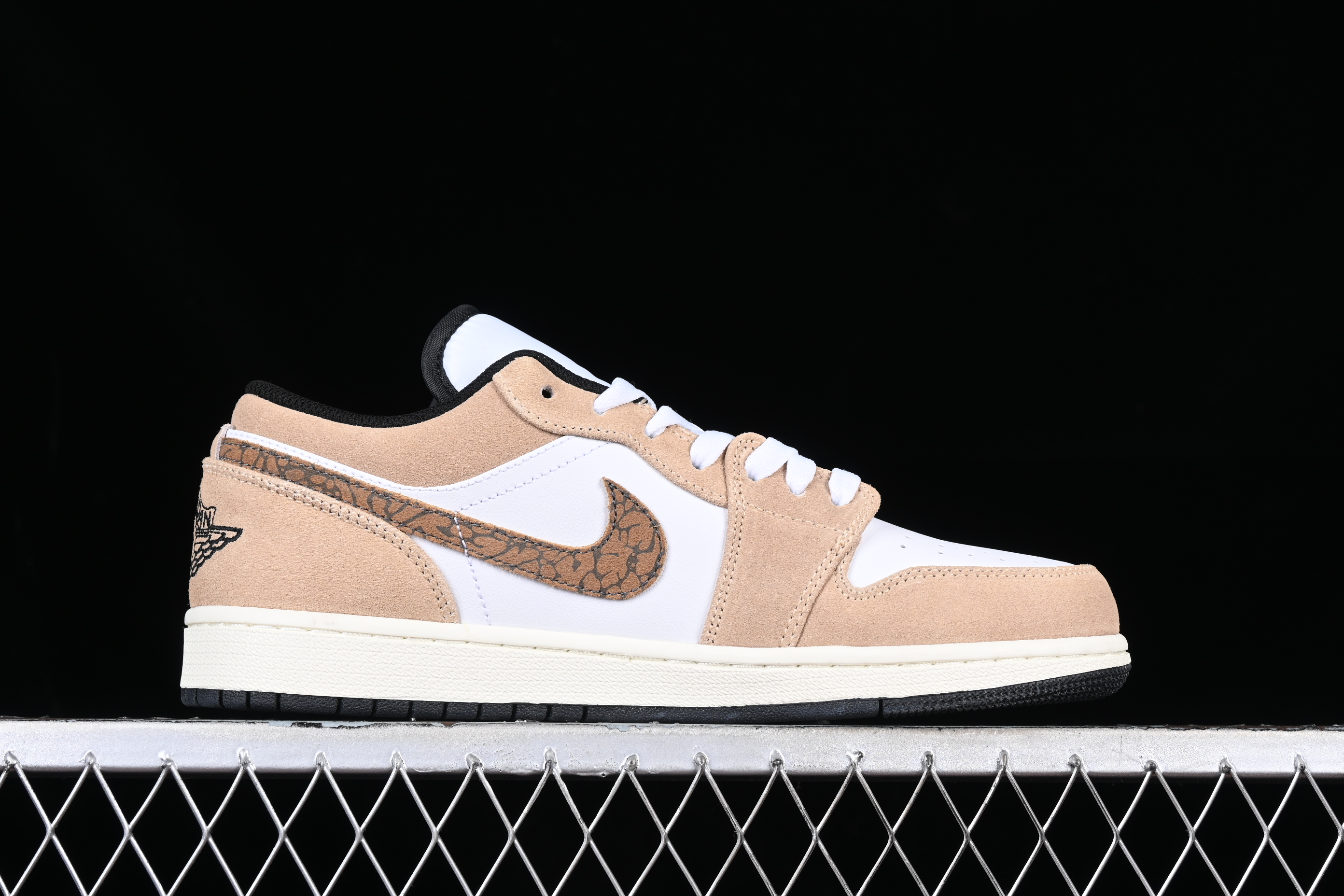 AJ1 low top