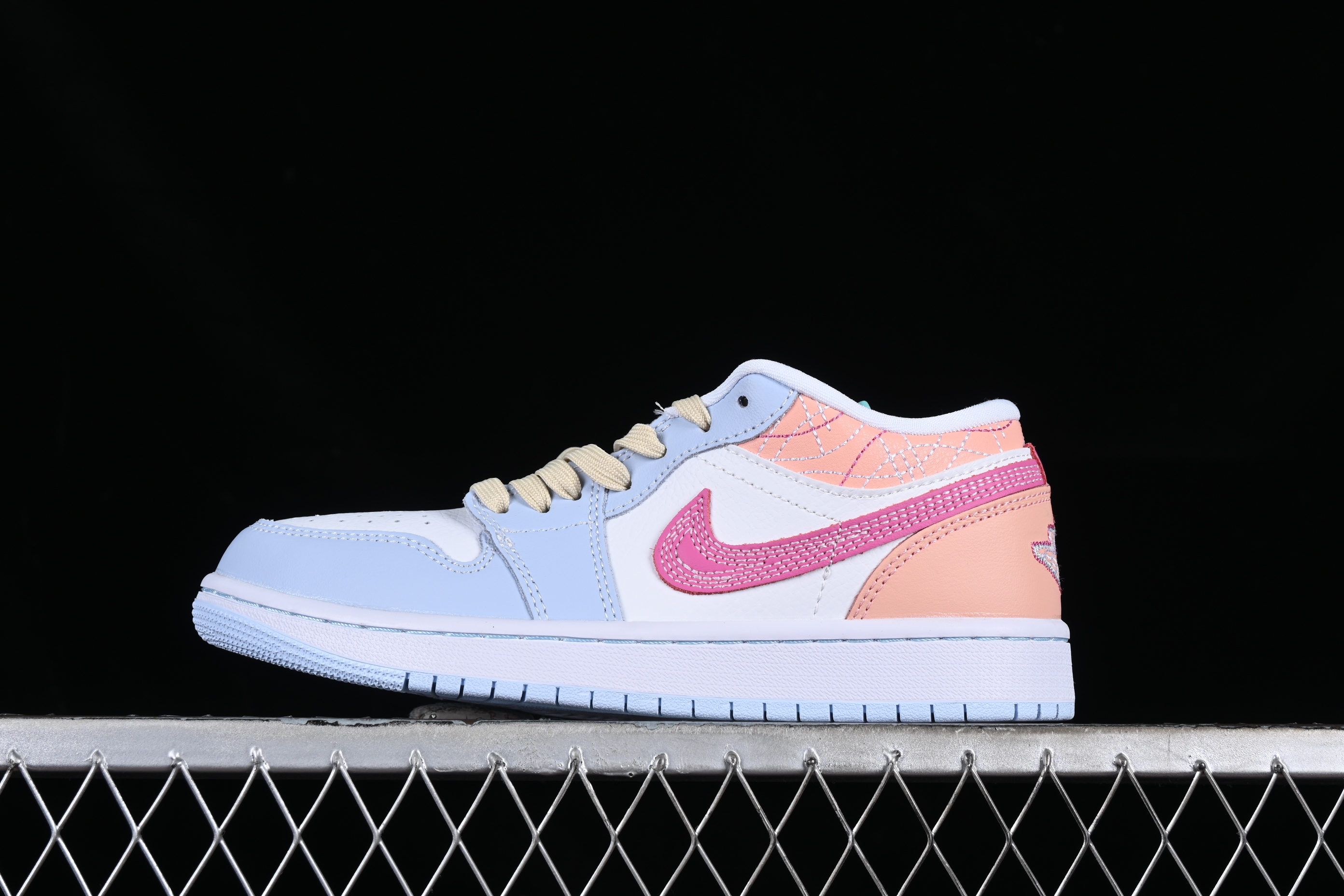 AJ1 low top