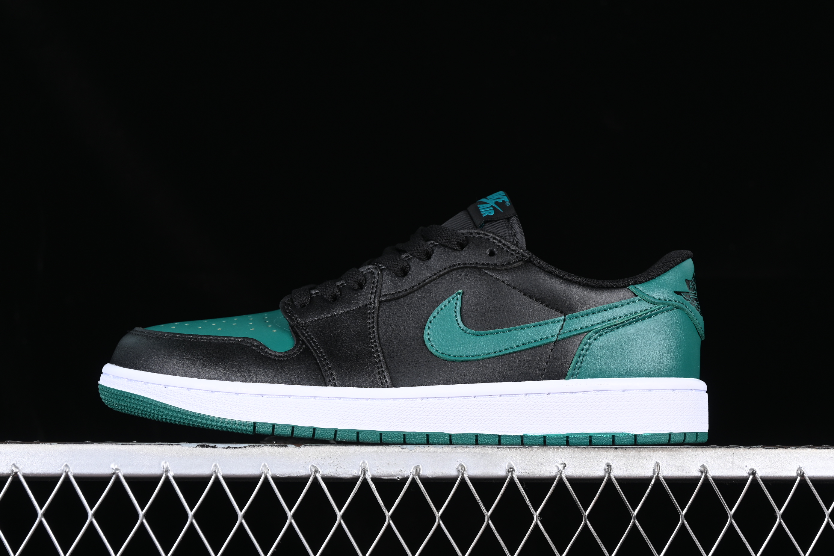 AJ1 low top