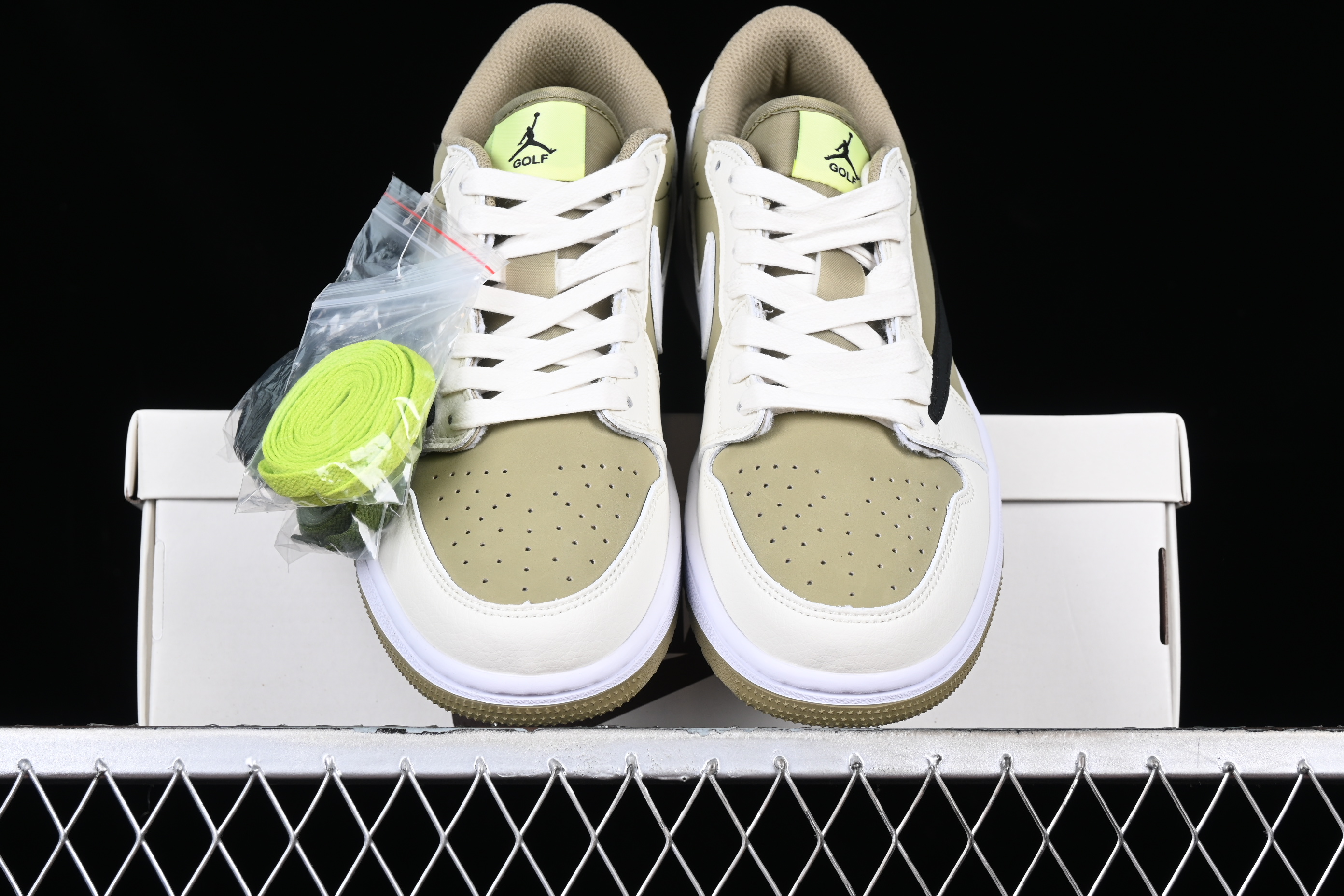 AJ1 low top