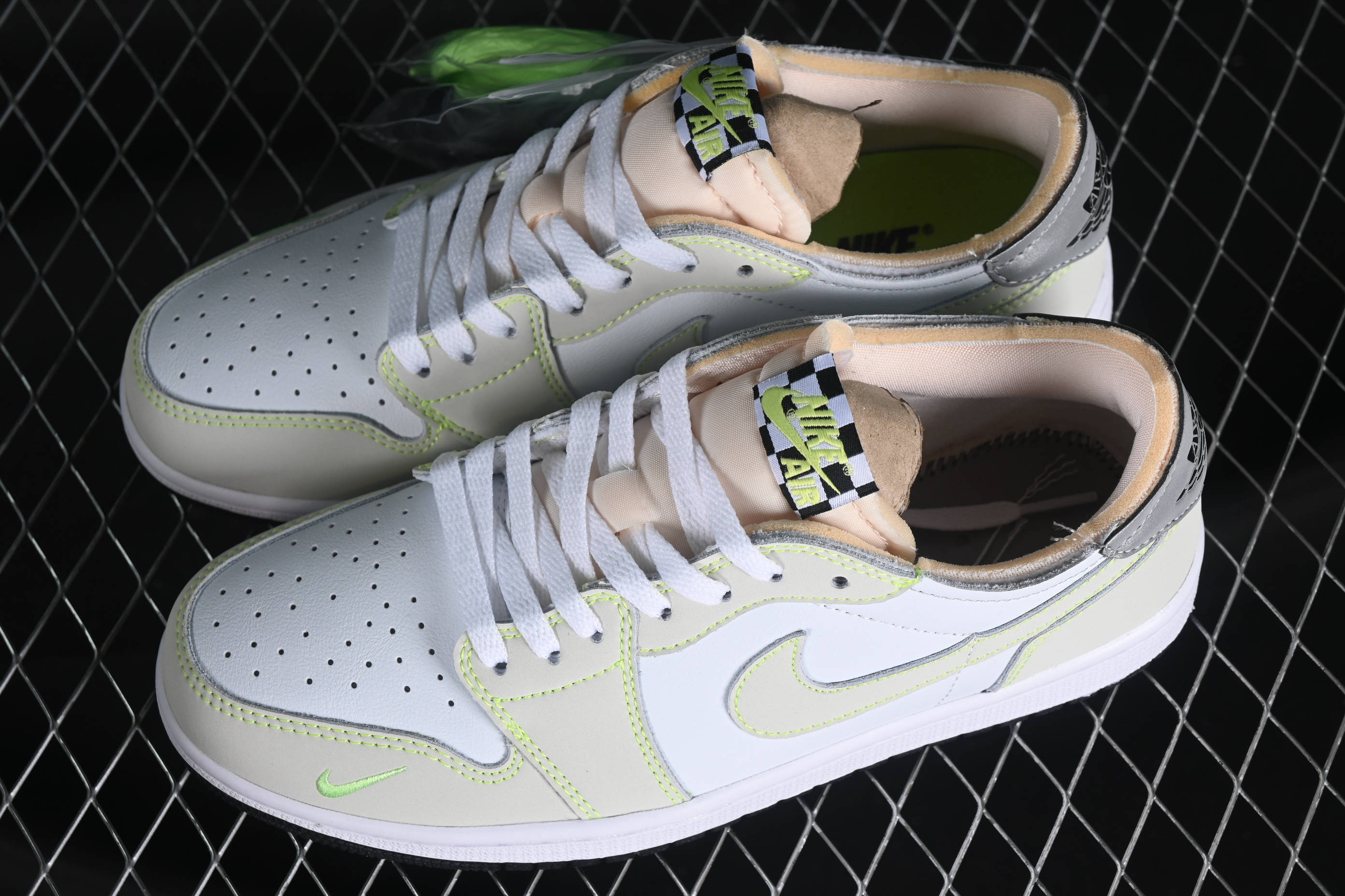AJ1 low top