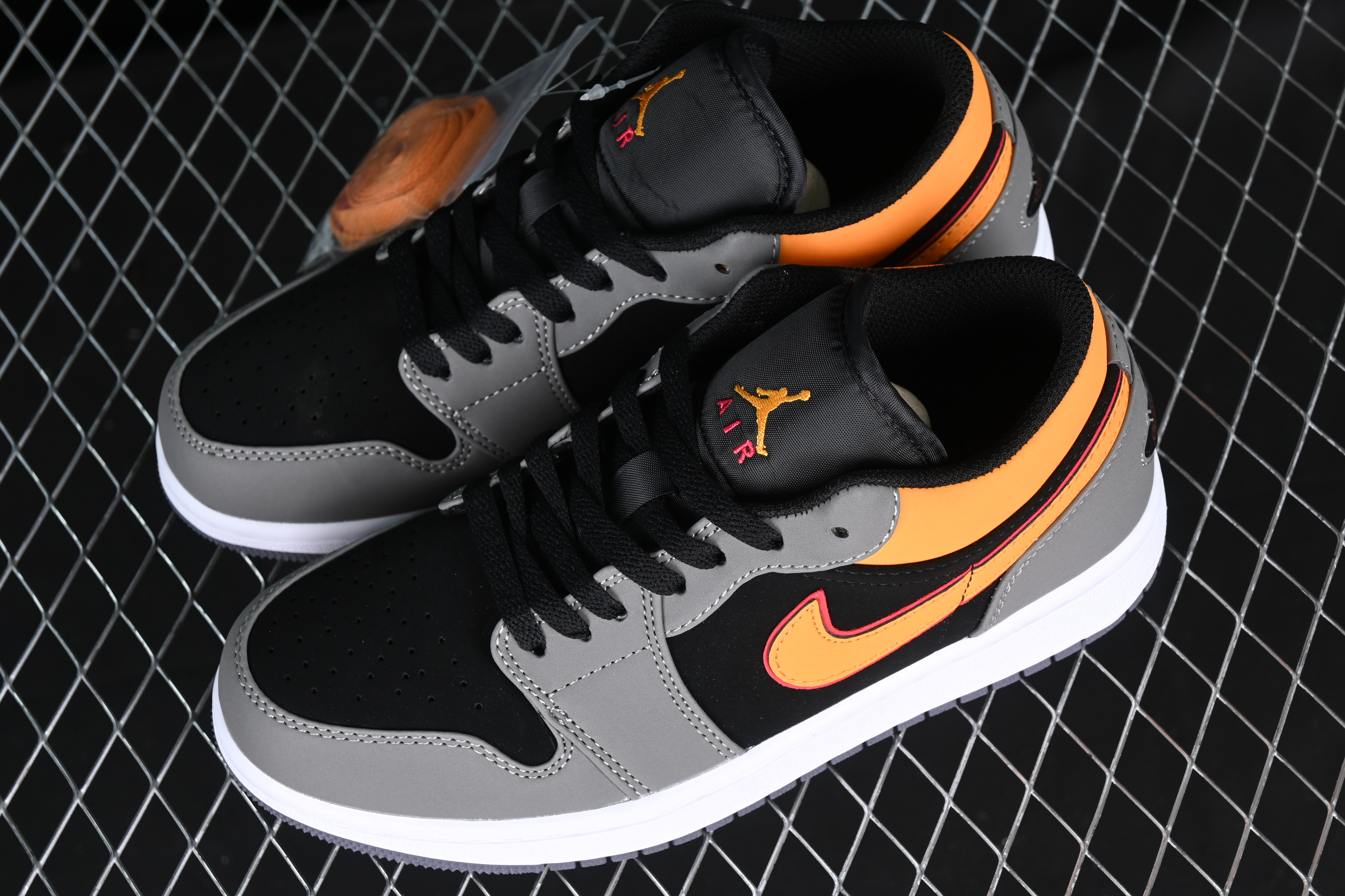 AJ1 low top
