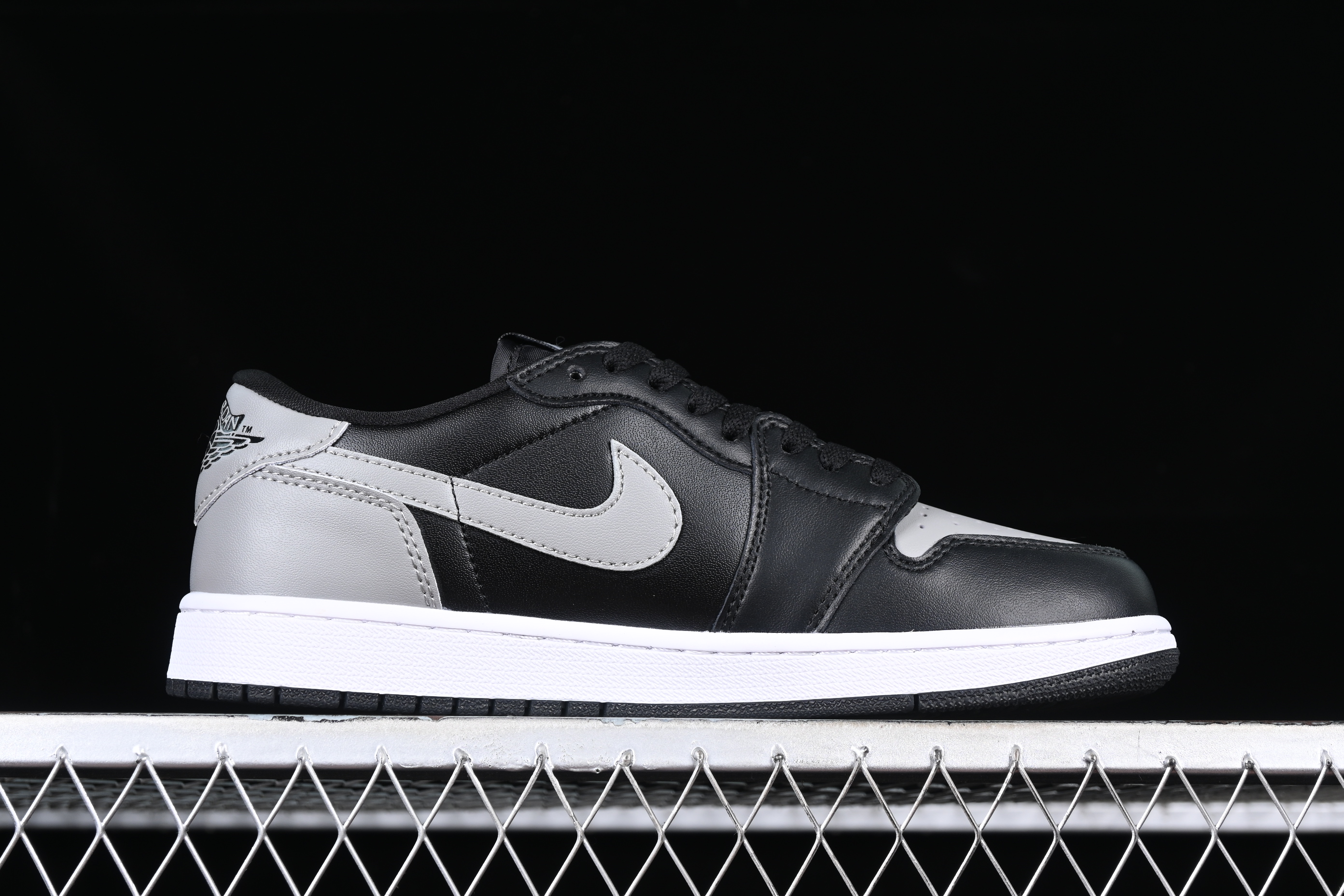 AJ1 low top