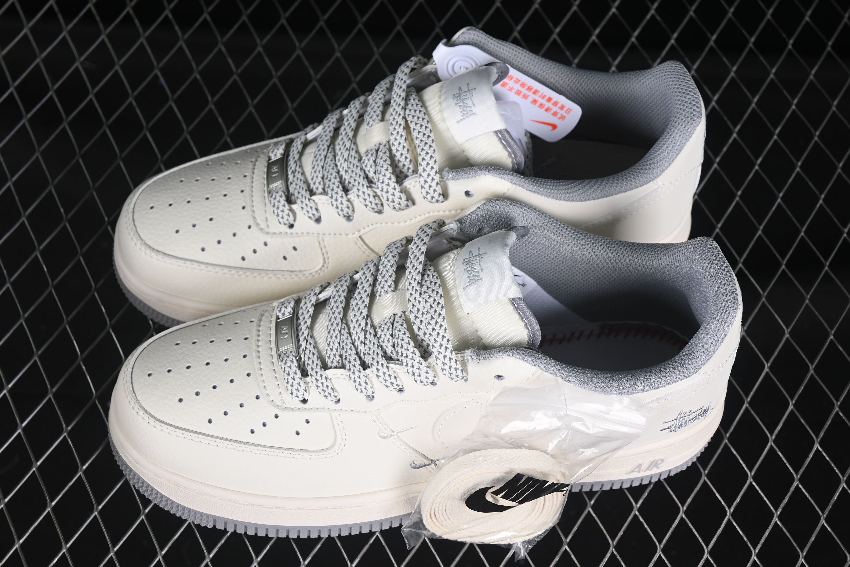 Air Force 1'07 Low Stussy Collaboration Small Double hook Grey background XZ6188-712 36-45