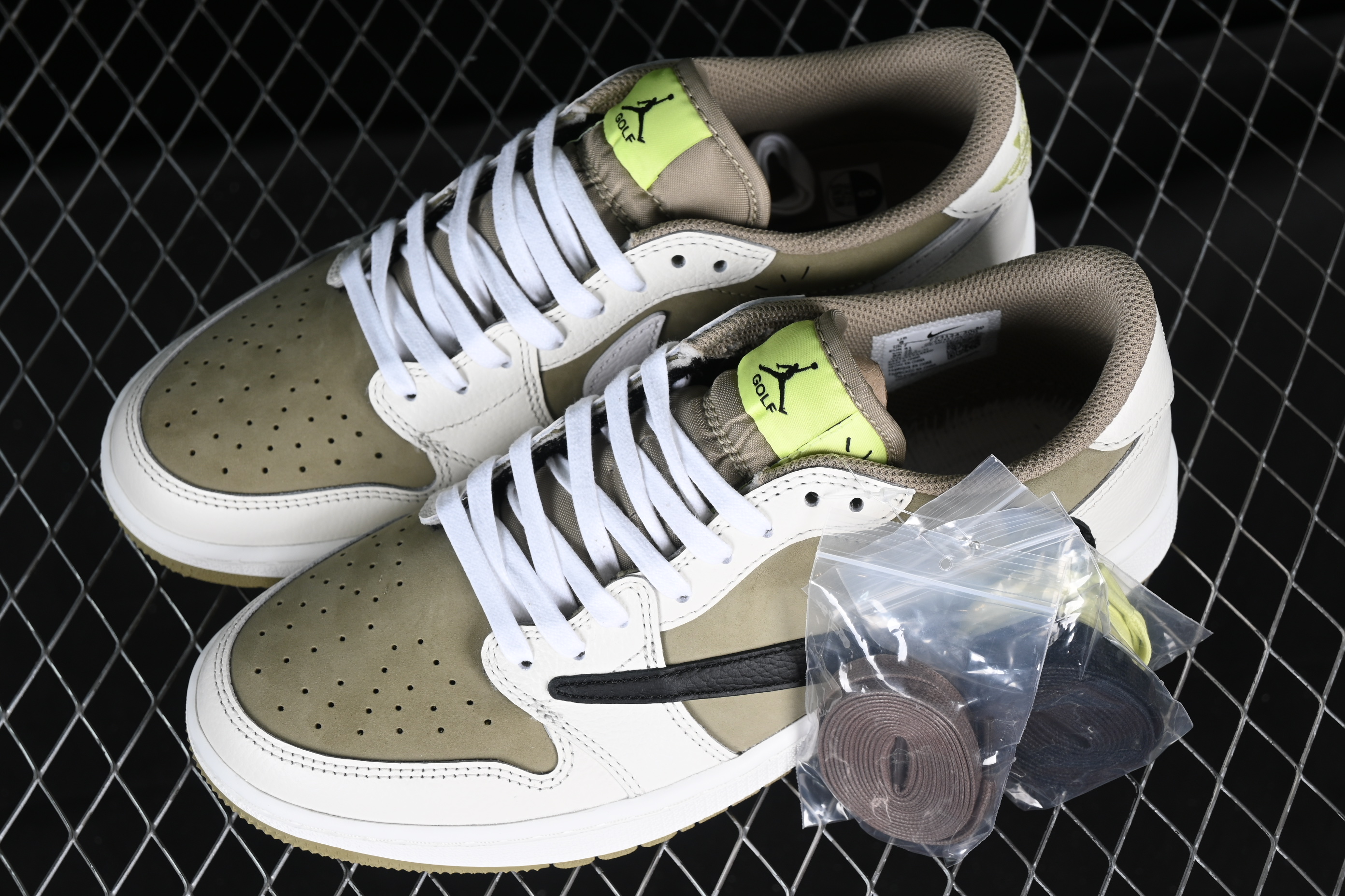 AJ1 low top