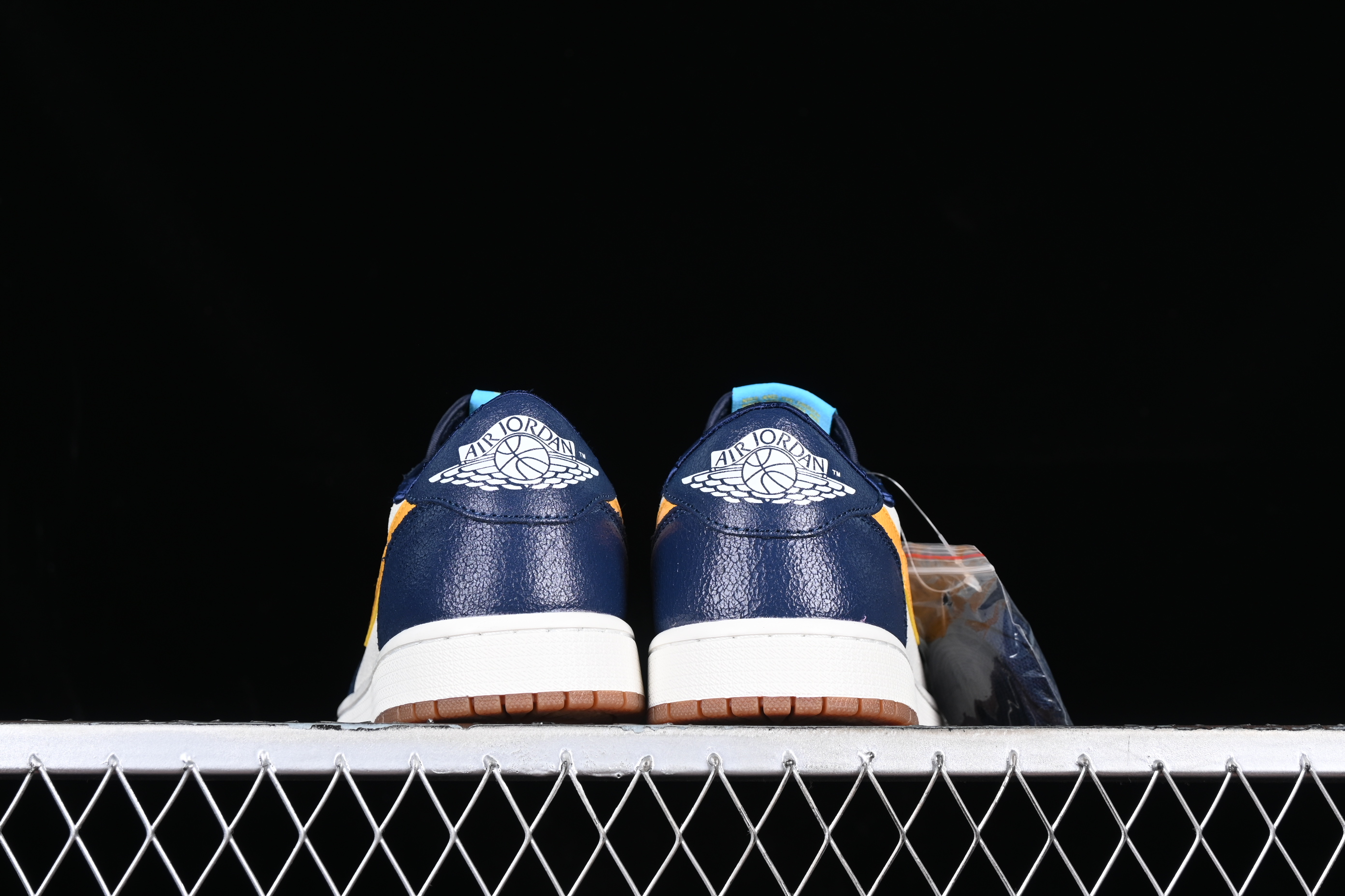 AJ1 low top