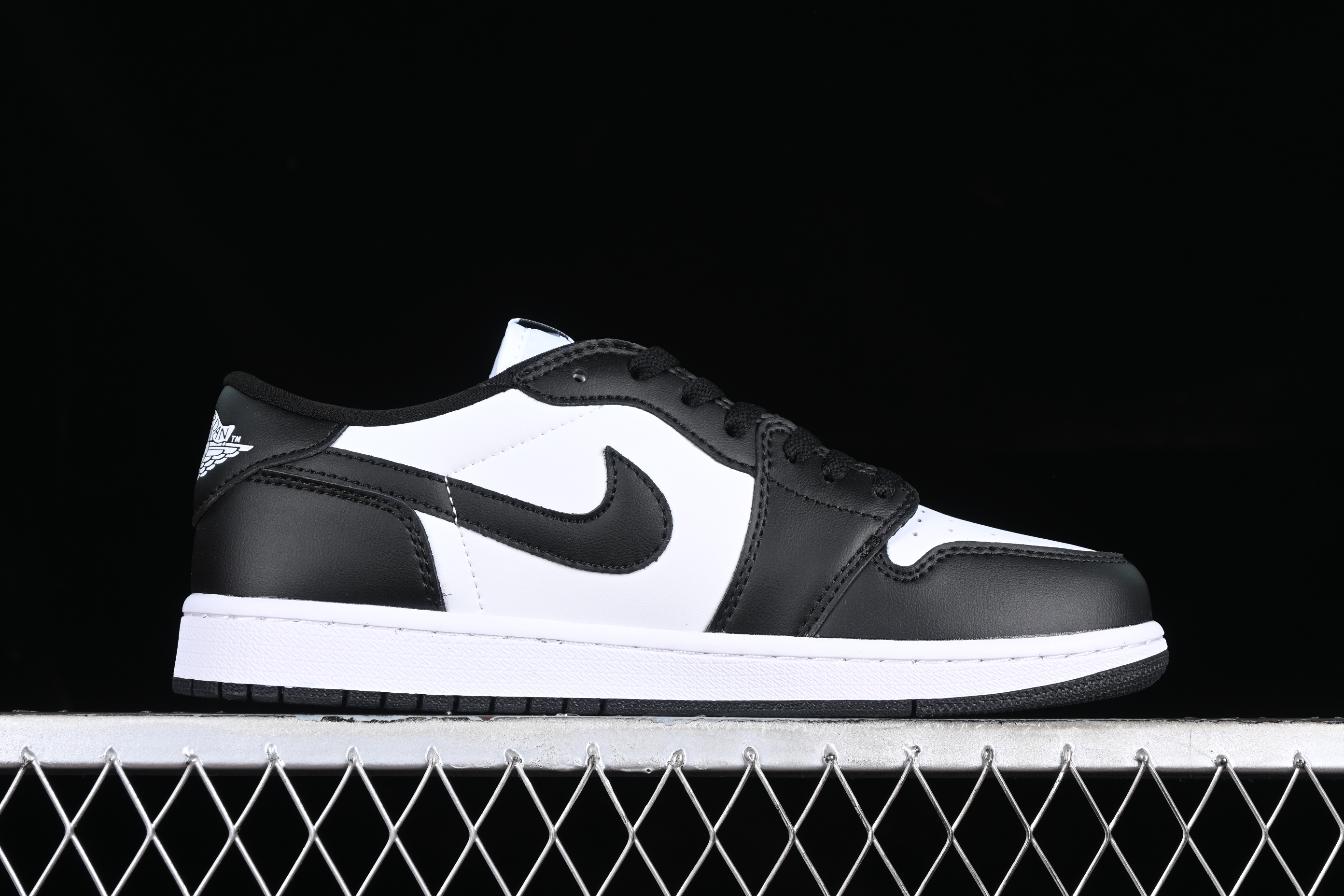 AJ1 low top