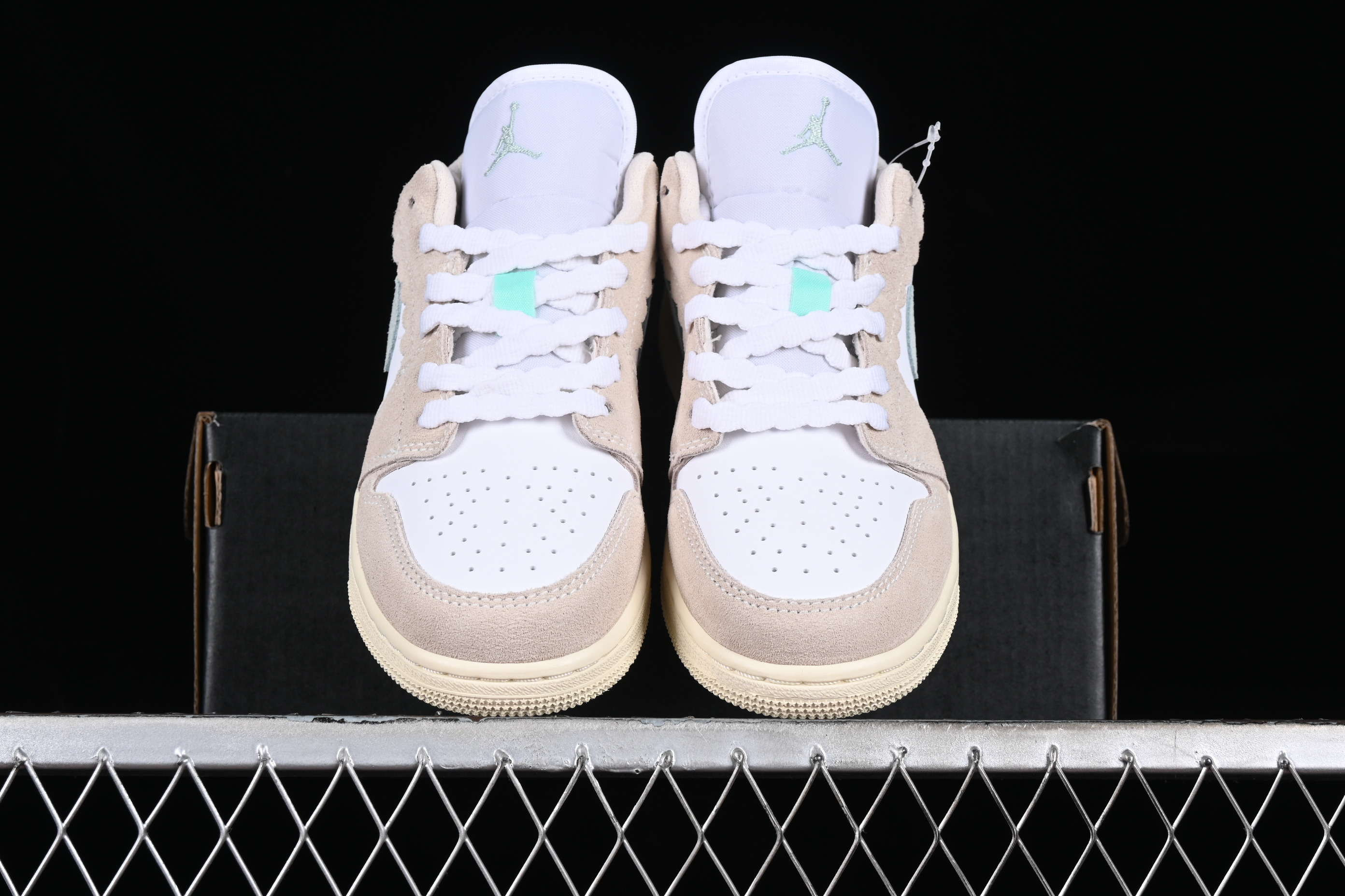 AJ1 low top