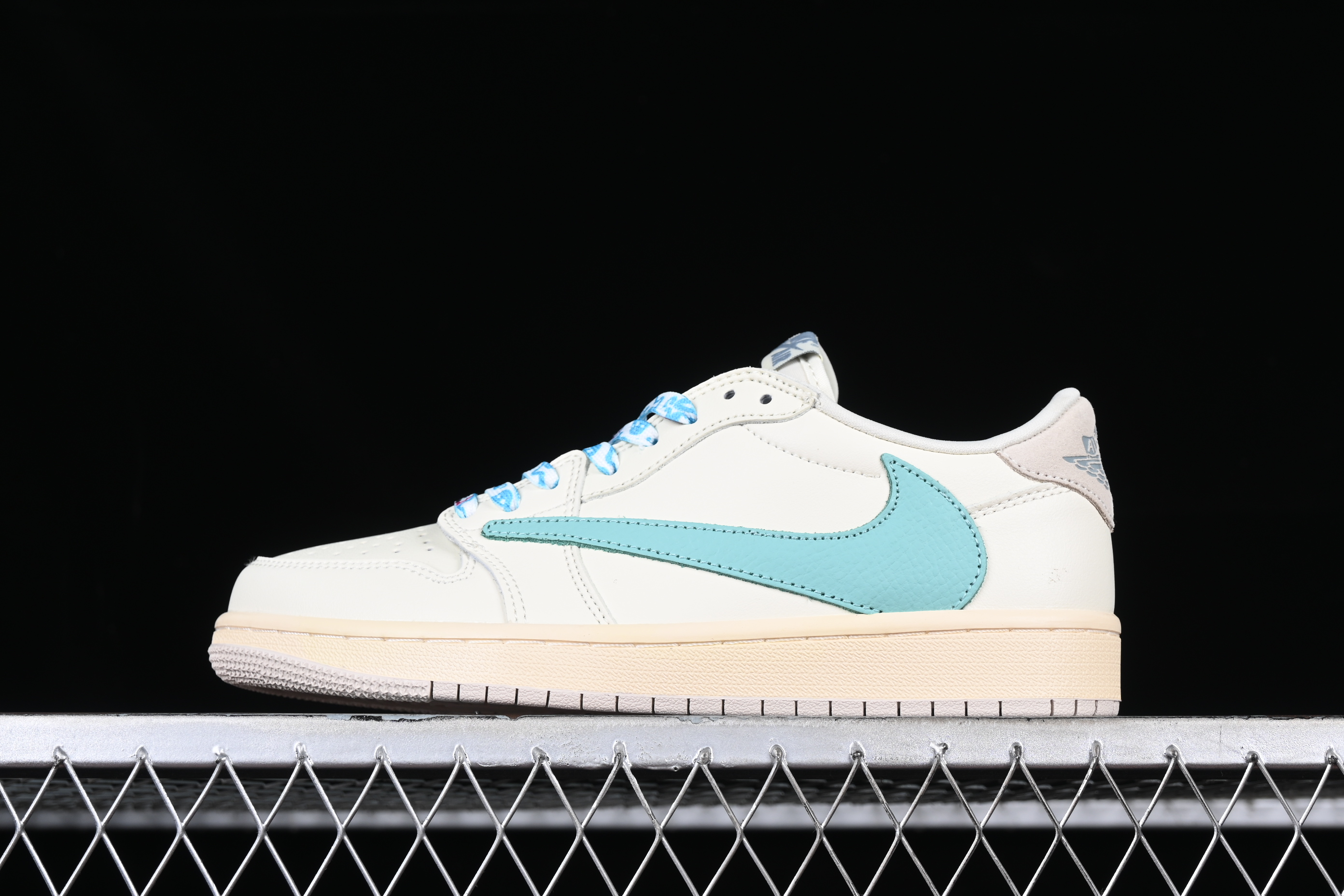 AJ1 low top
