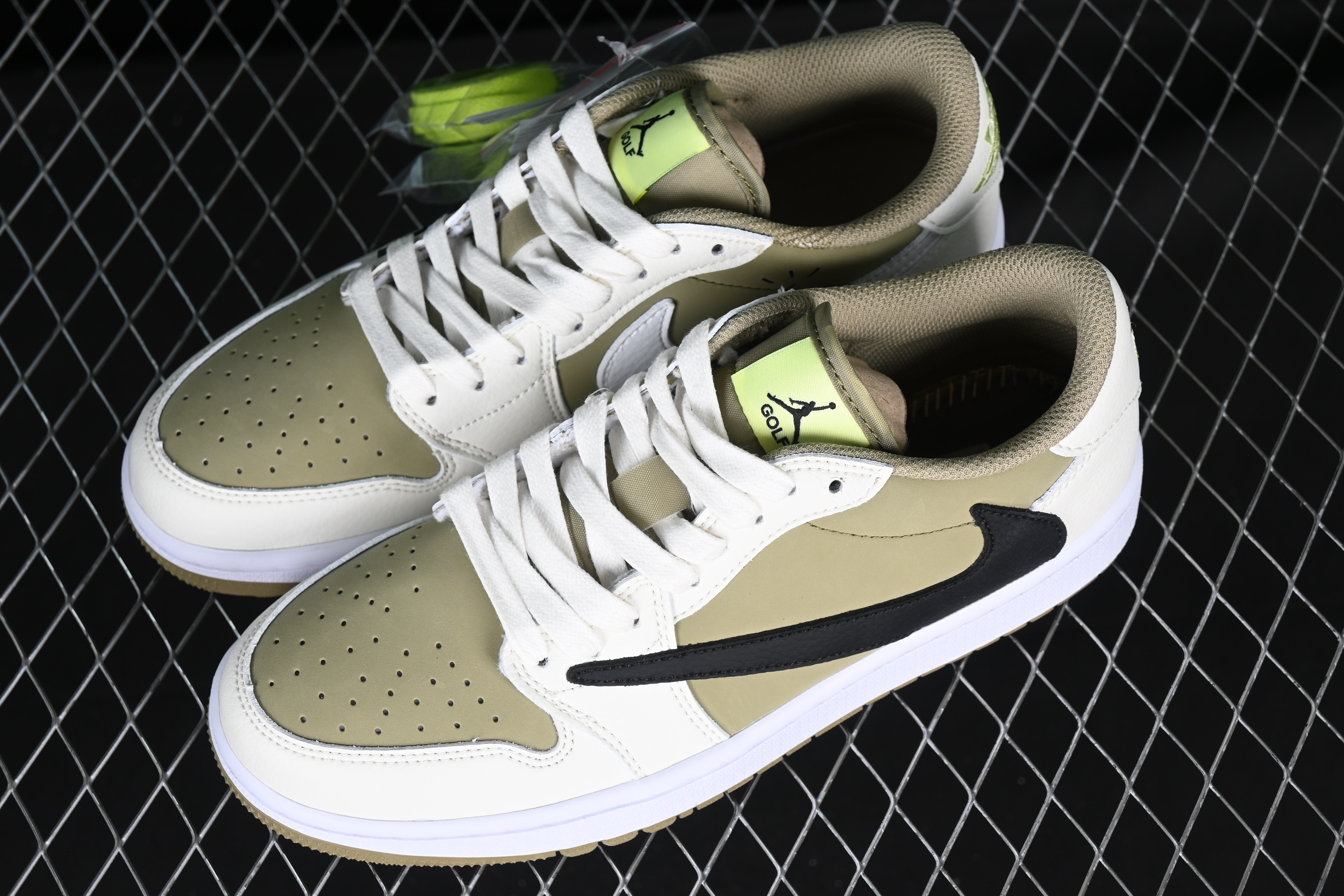 AJ1 low top