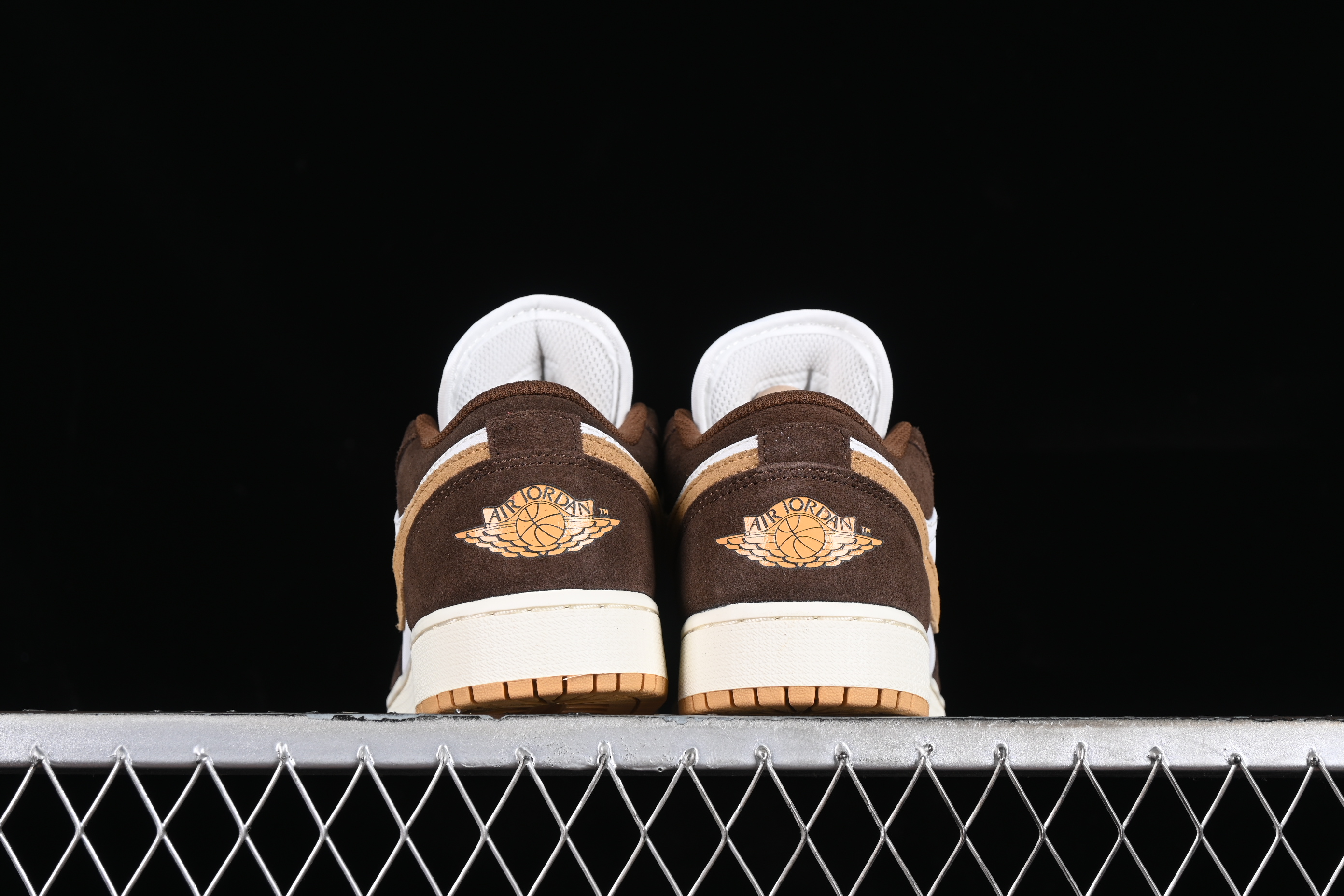 AJ1 low top