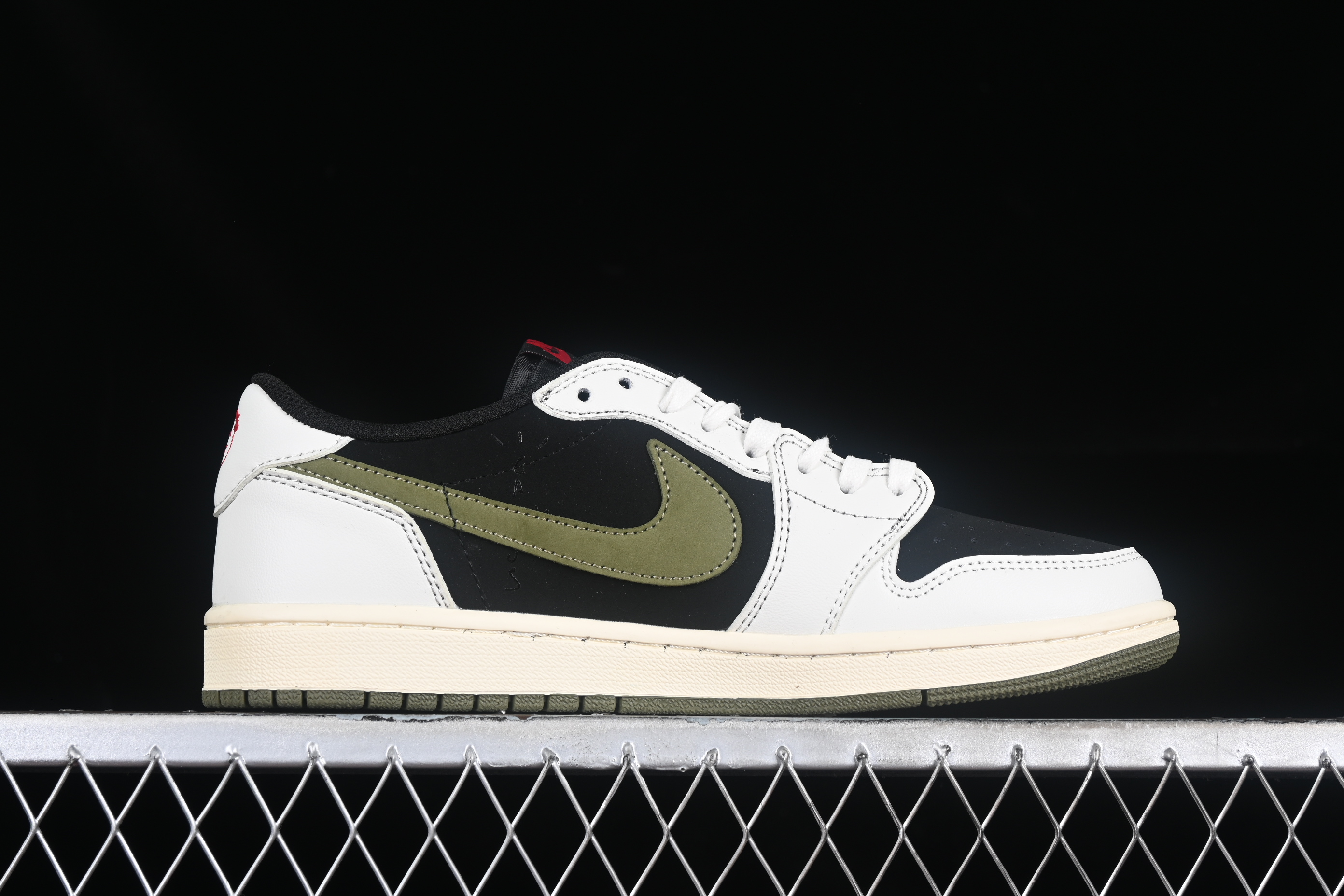 AJ1 low top
